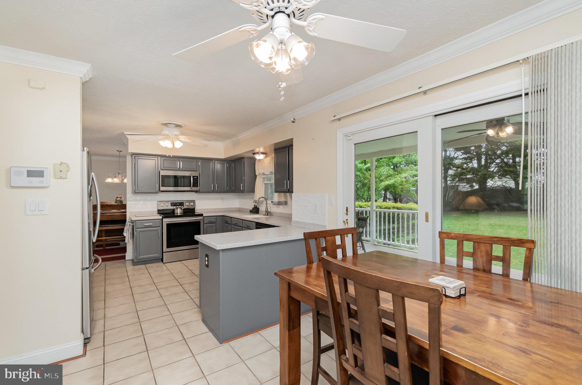 914 DEER COURT