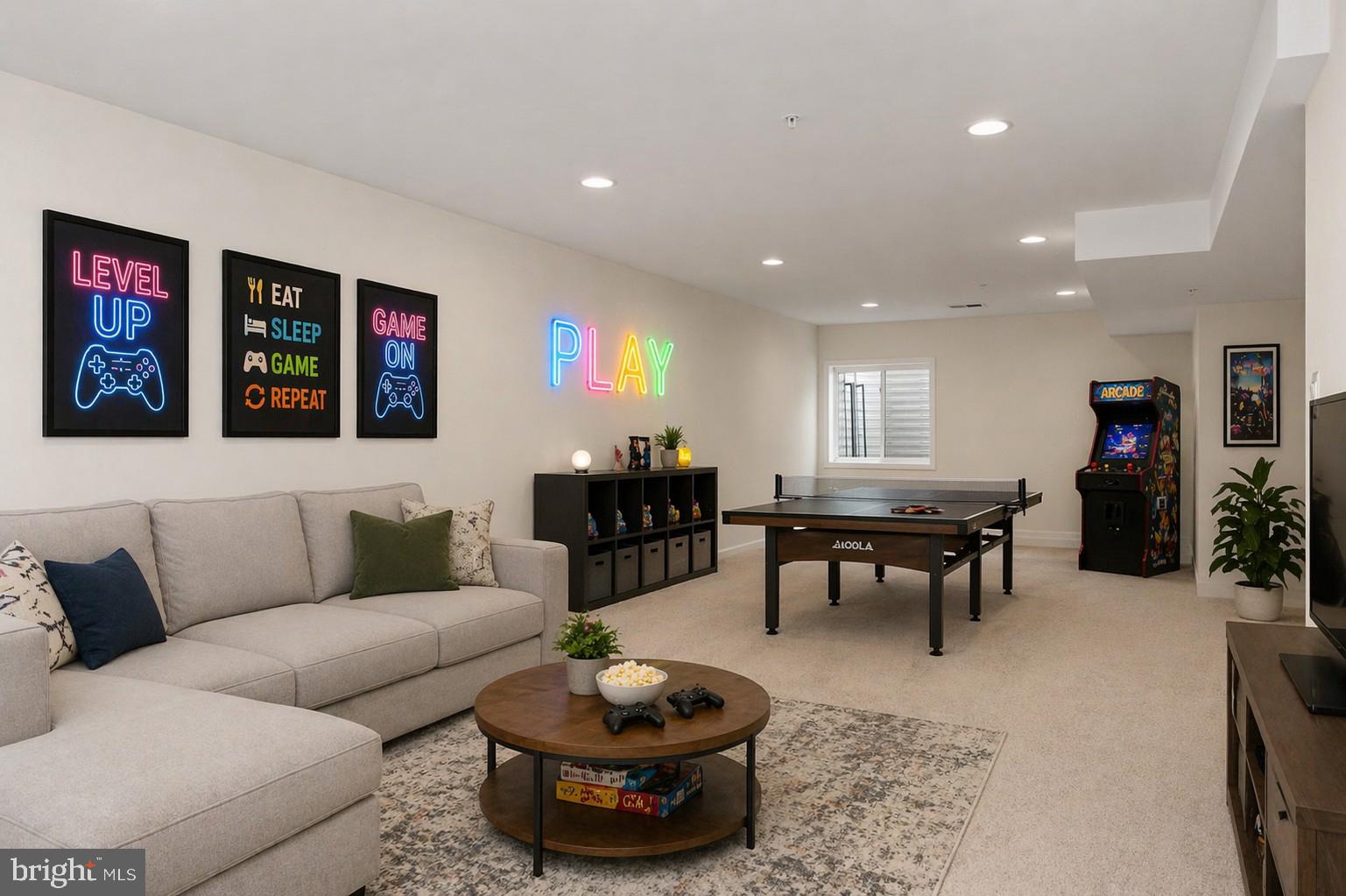 FALLSTON COMMONS - Residential