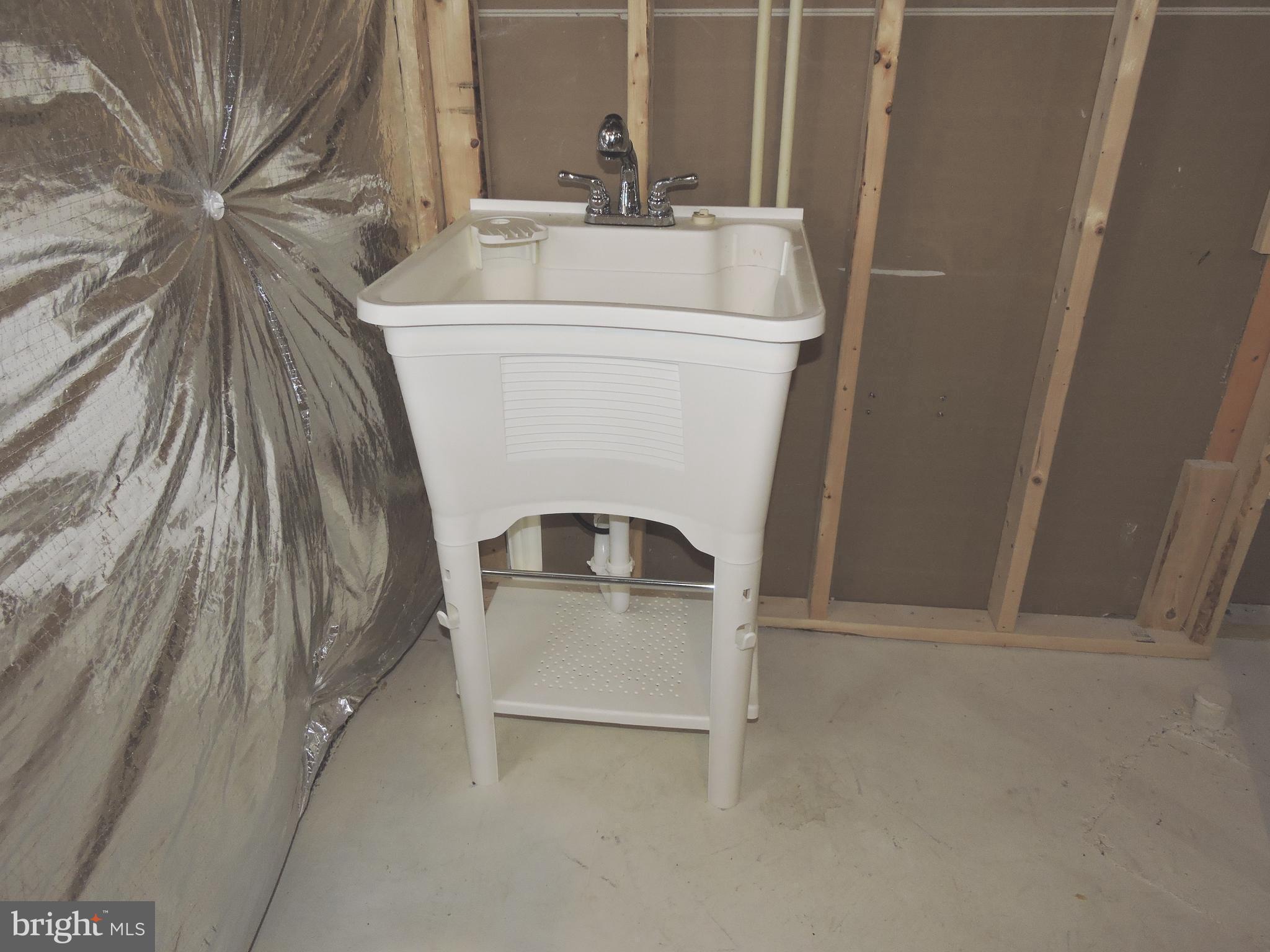 FALLSTON COMMONS - Residential