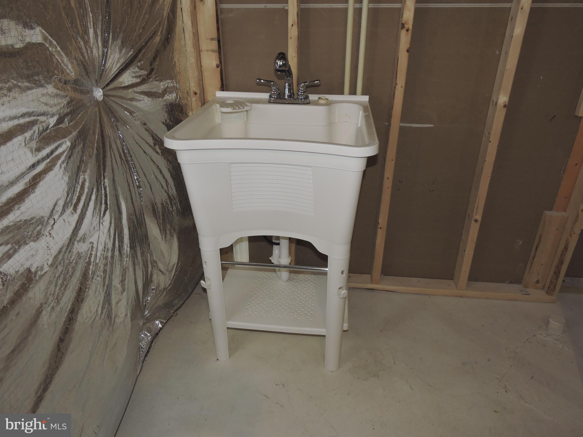 FALLSTON COMMONS - Residential