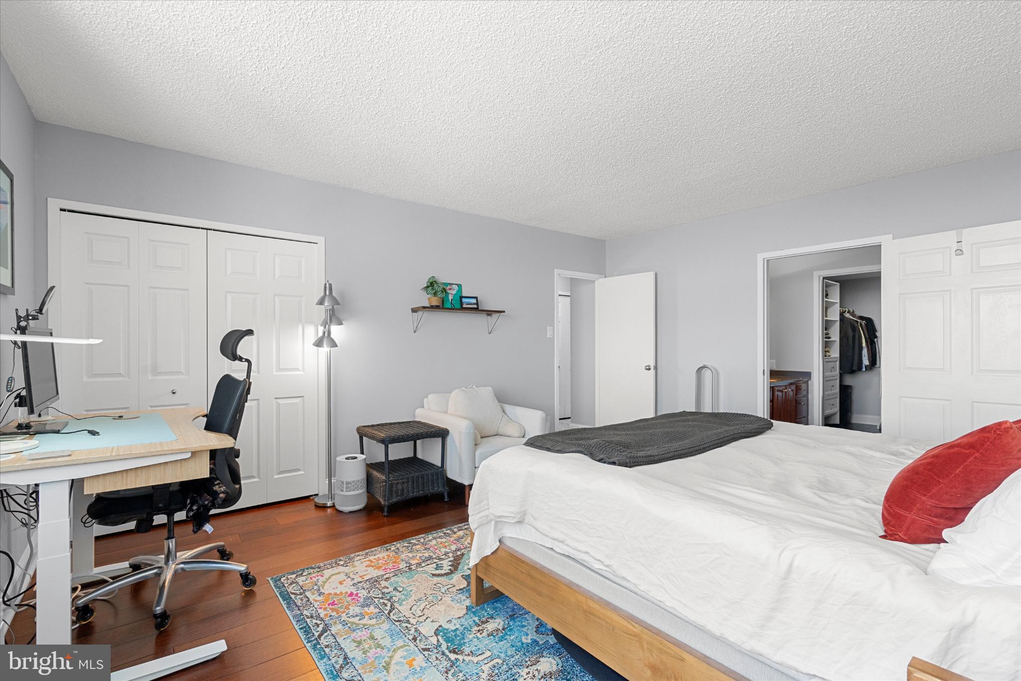 SKYLINE PLAZA - Residential