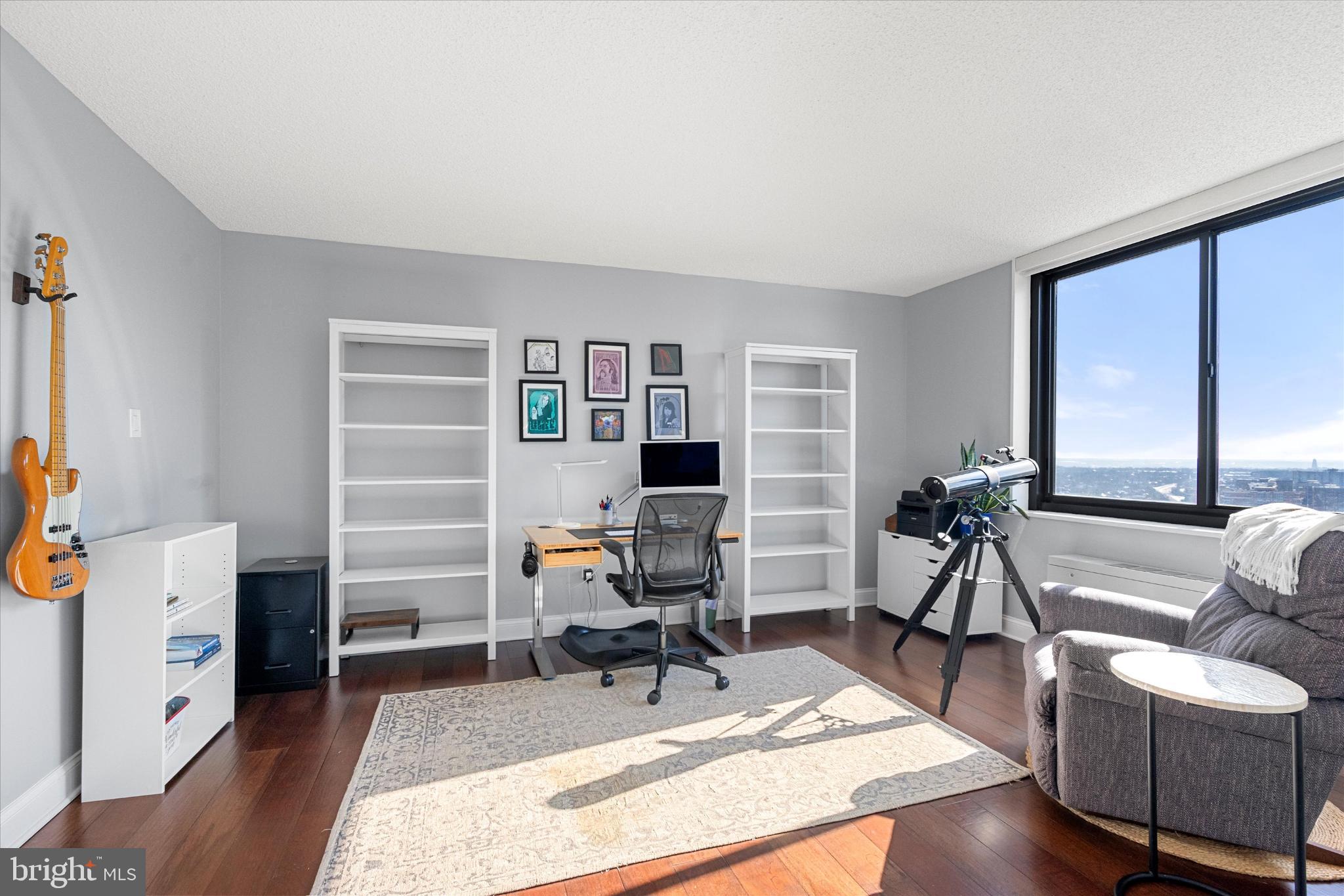 SKYLINE PLAZA - Residential