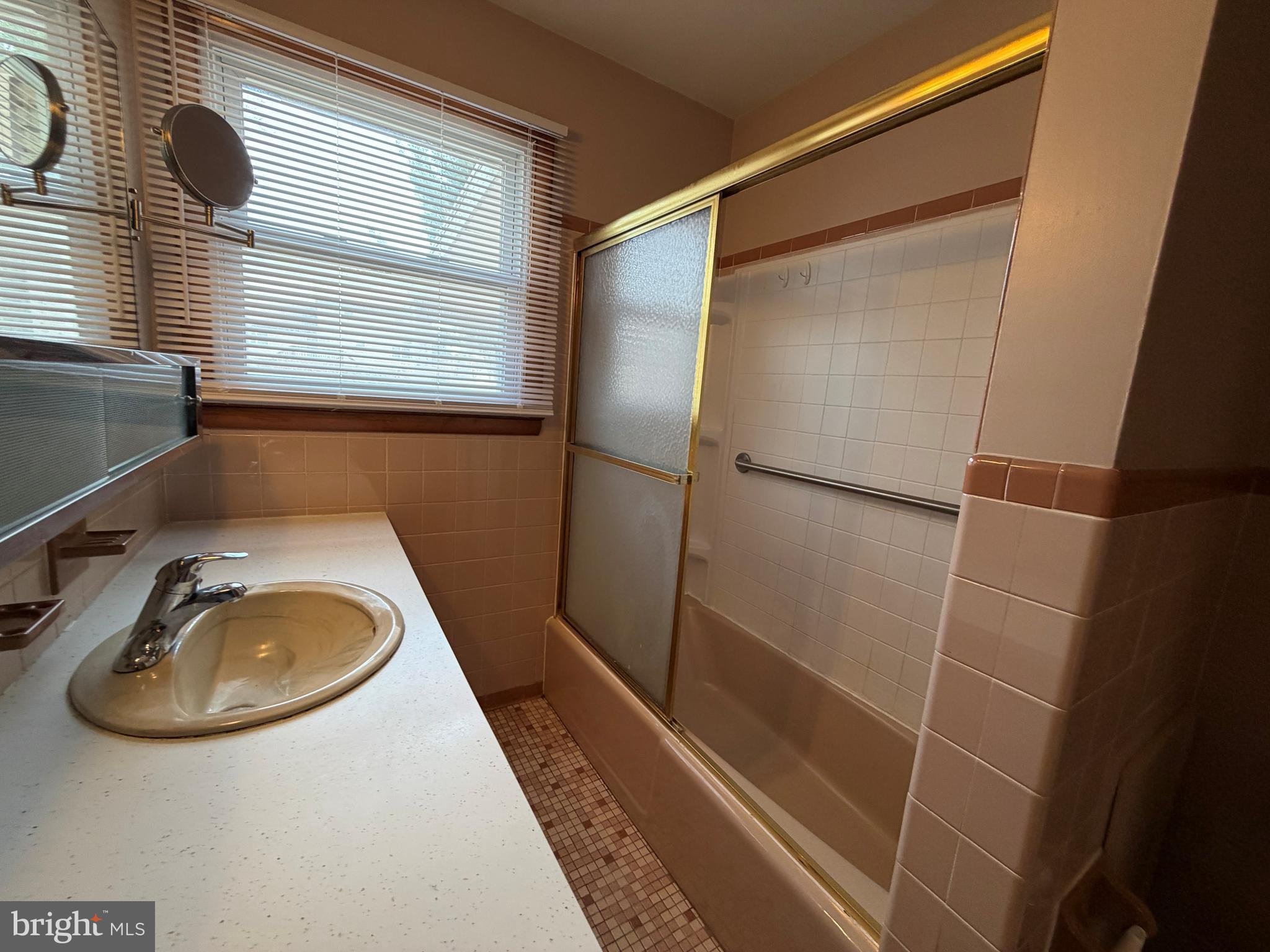 LAURICH ACRES - Residential