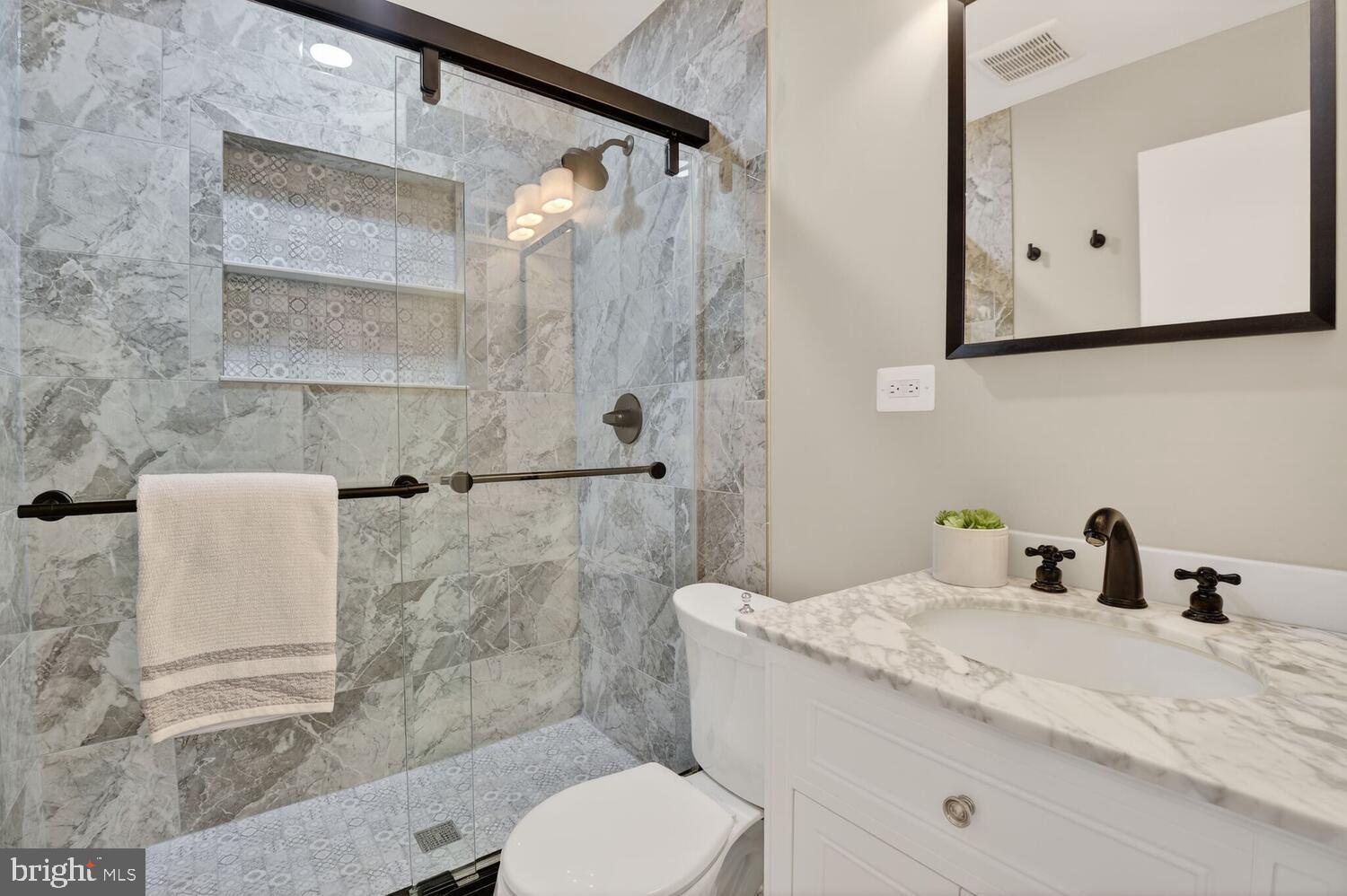 REGENCY ESTATES - Residential