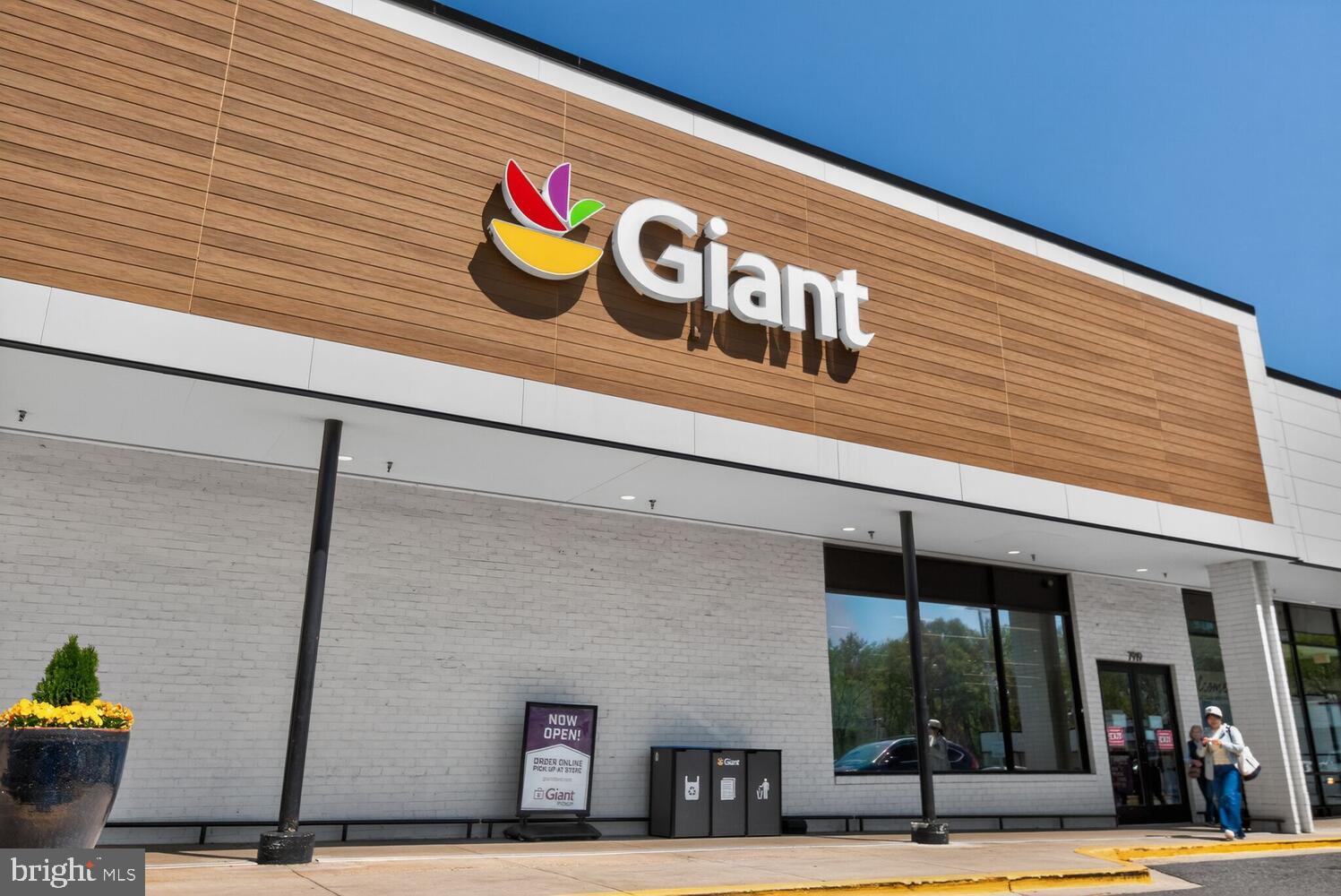 REGENCY ESTATES - Residential