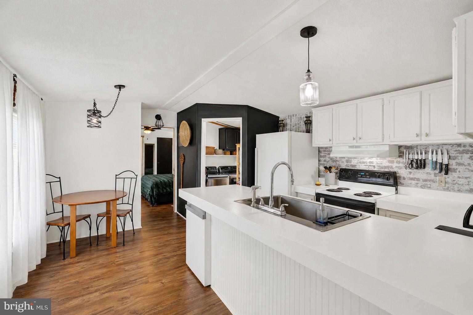 649 FRANKLIN STREET N 120