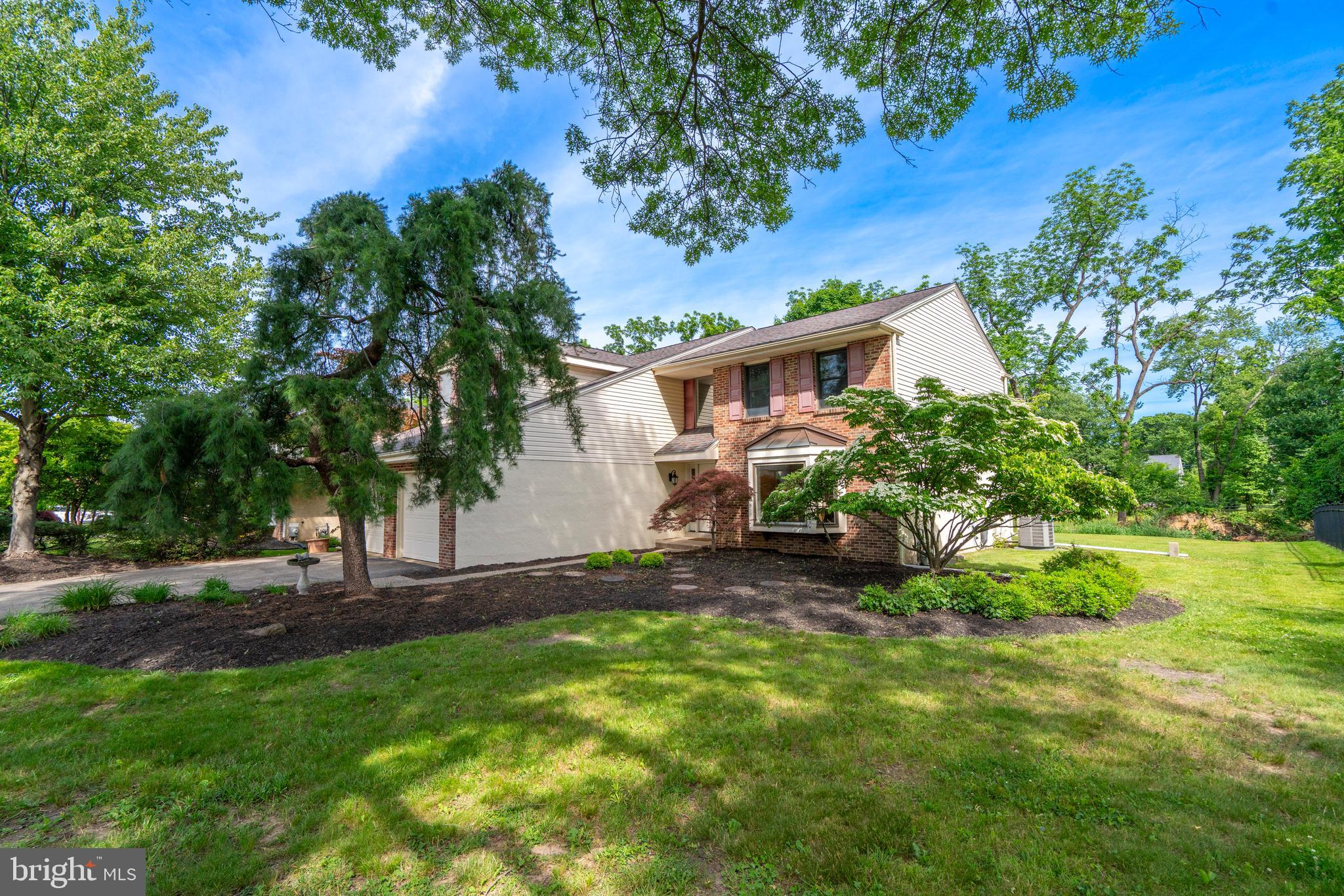 890 VILLAGE CIRCLE