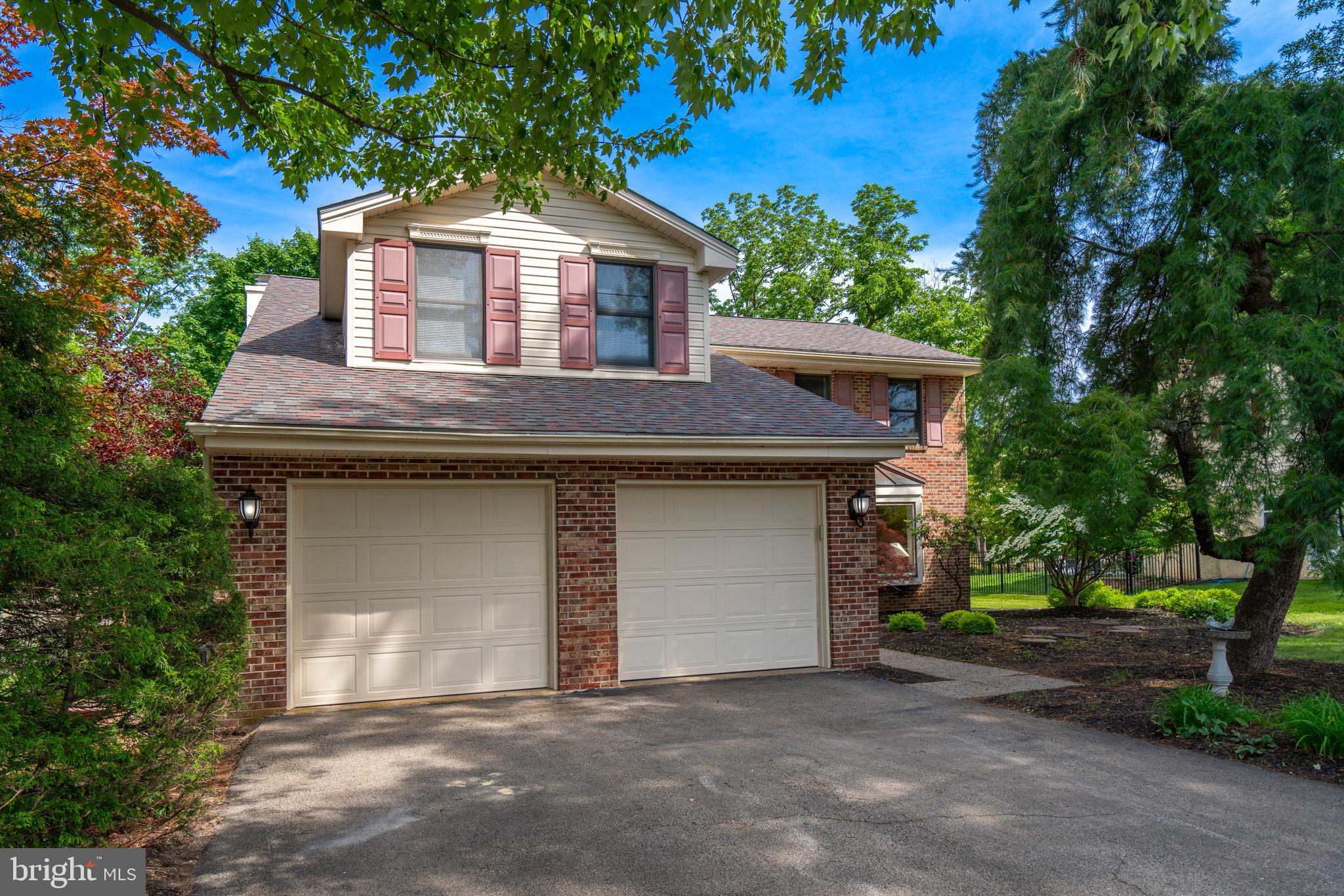 890 VILLAGE CIRCLE