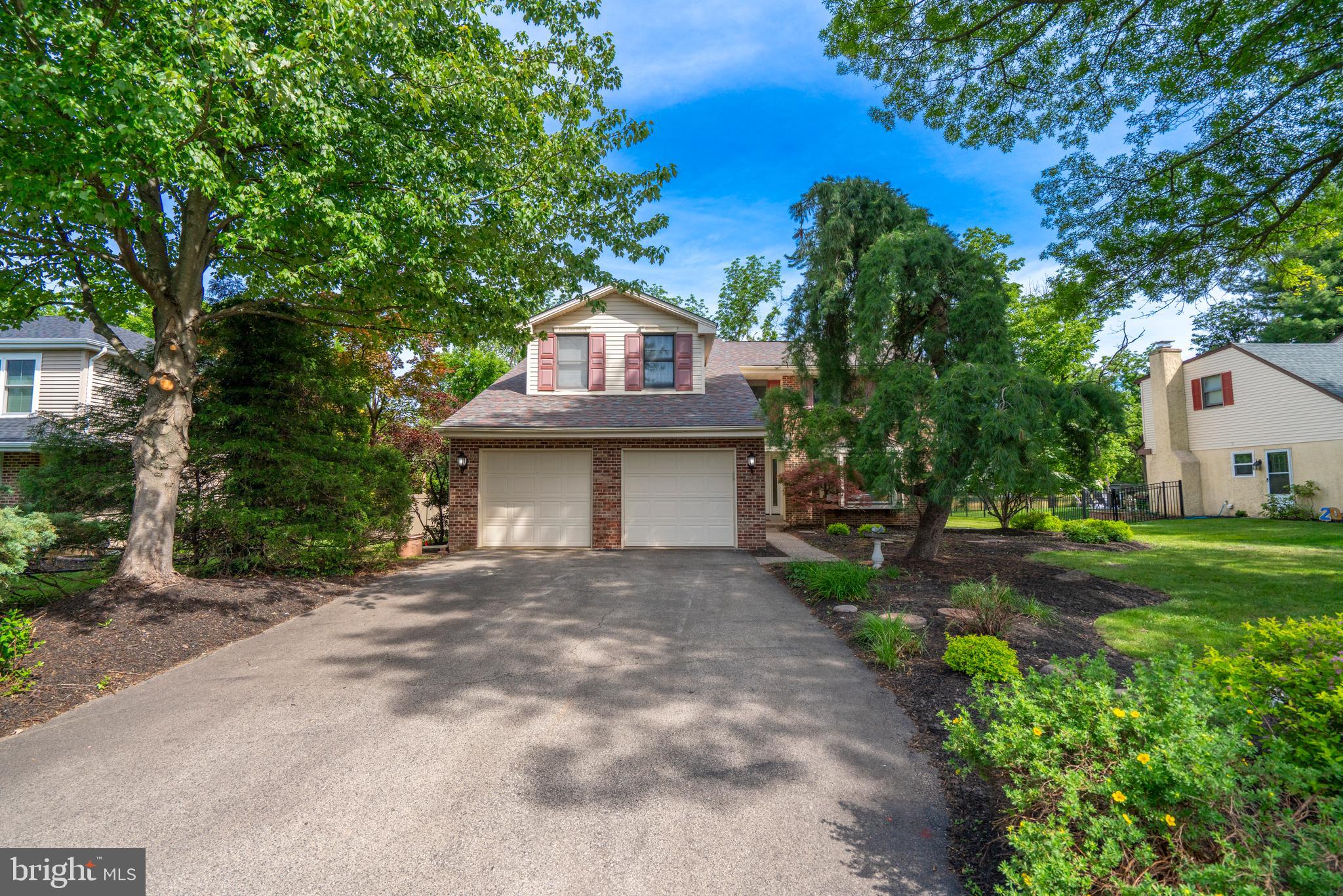 890 VILLAGE CIRCLE