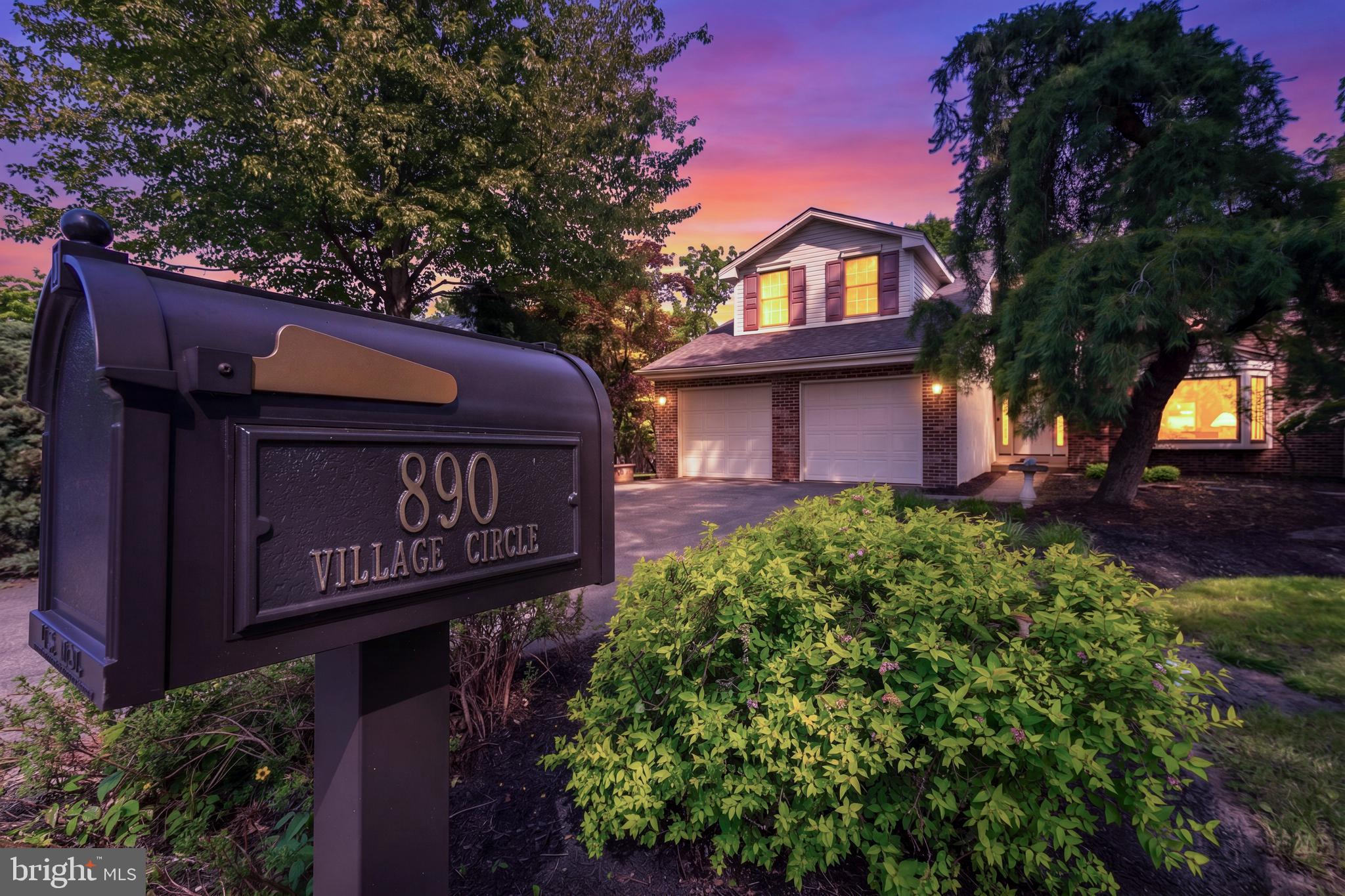890 VILLAGE CIRCLE