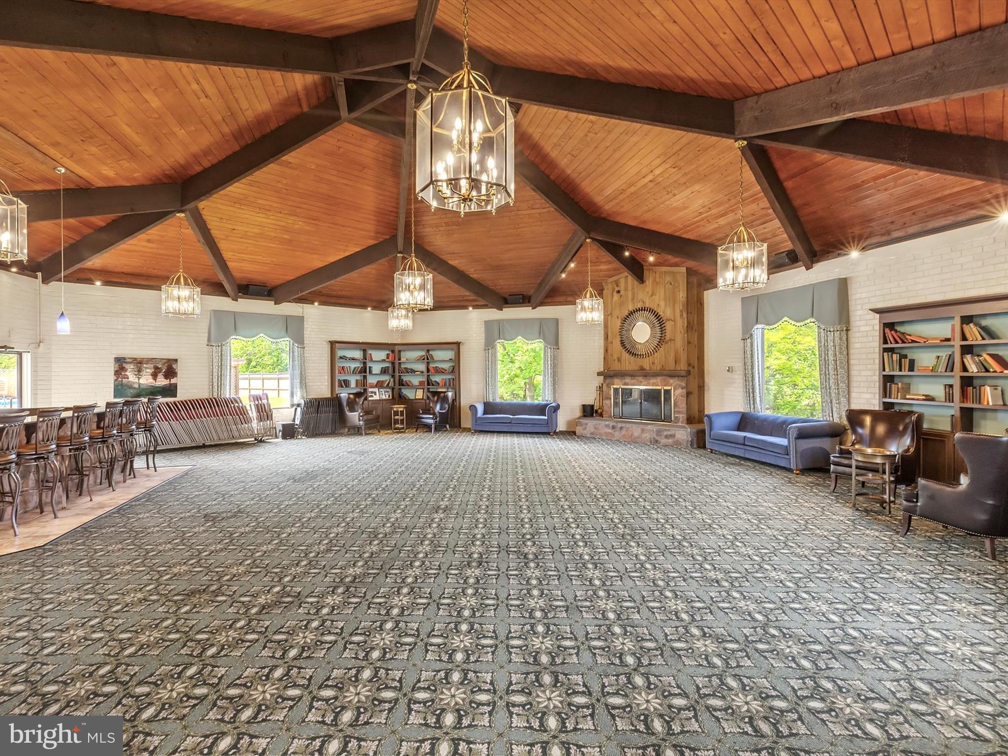 HUNTING RIDGE CONDOMINIUM - Residential