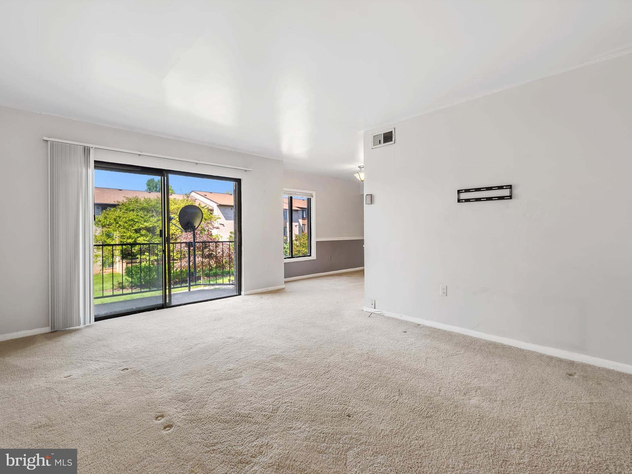 HUNTING RIDGE CONDOMINIUM - Residential