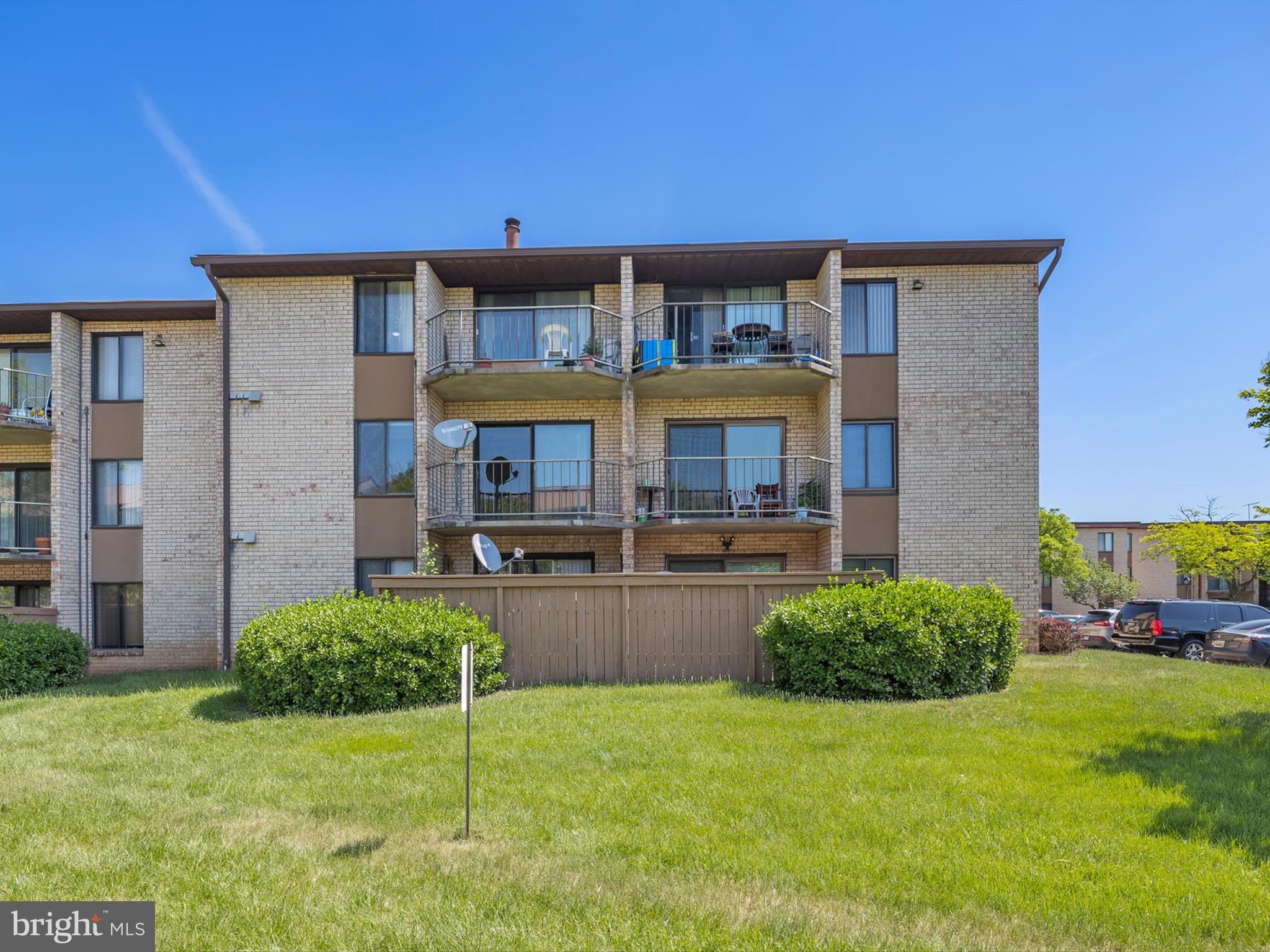 HUNTING RIDGE CONDOMINIUM - Residential