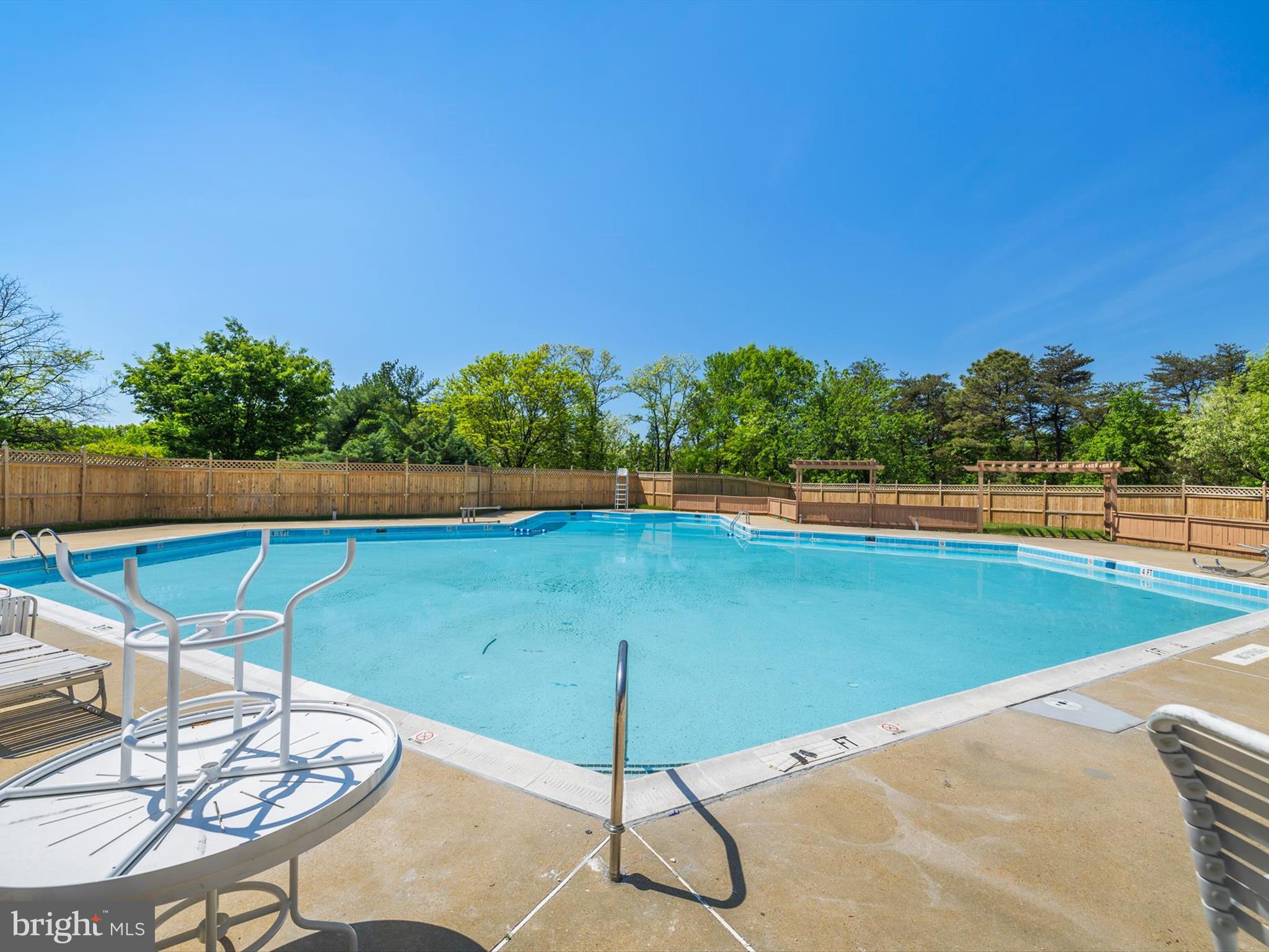 HUNTING RIDGE CONDOMINIUM - Residential