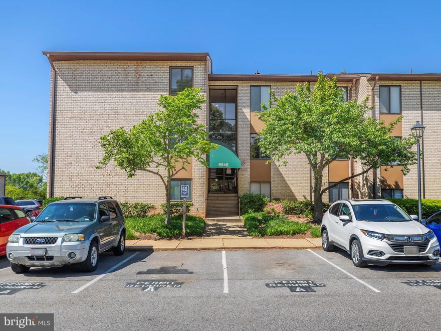 This is your opportunity to purchase the perfect condominium unit within the sought-after Greenbelt community, Hunting Ridge. This is a  2-bedroom, 2-full bathroom unit. This unit is being sold AS-IS.
The unit could use some TLC, so customize it to your liking.