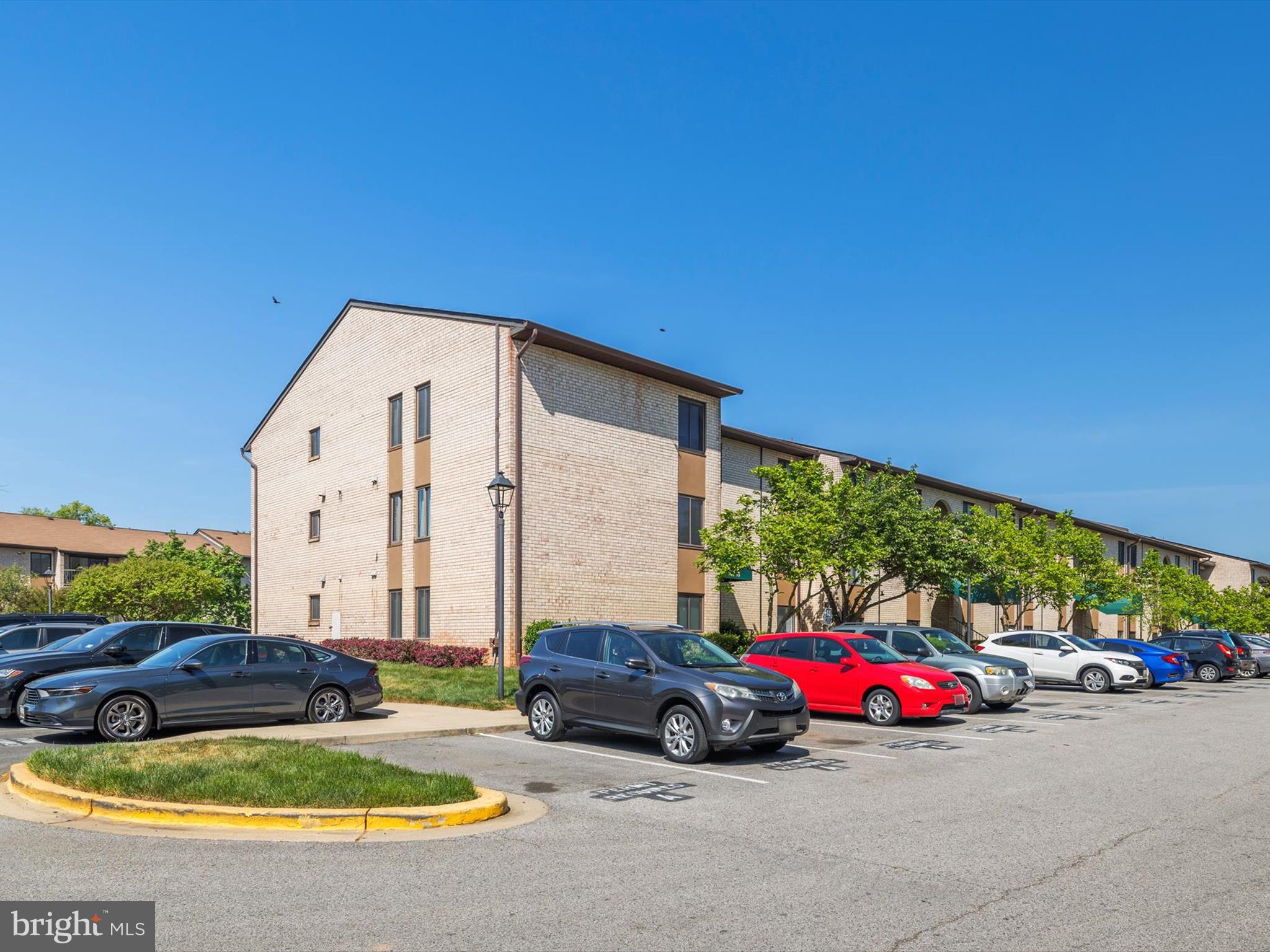 HUNTING RIDGE CONDOMINIUM - Residential