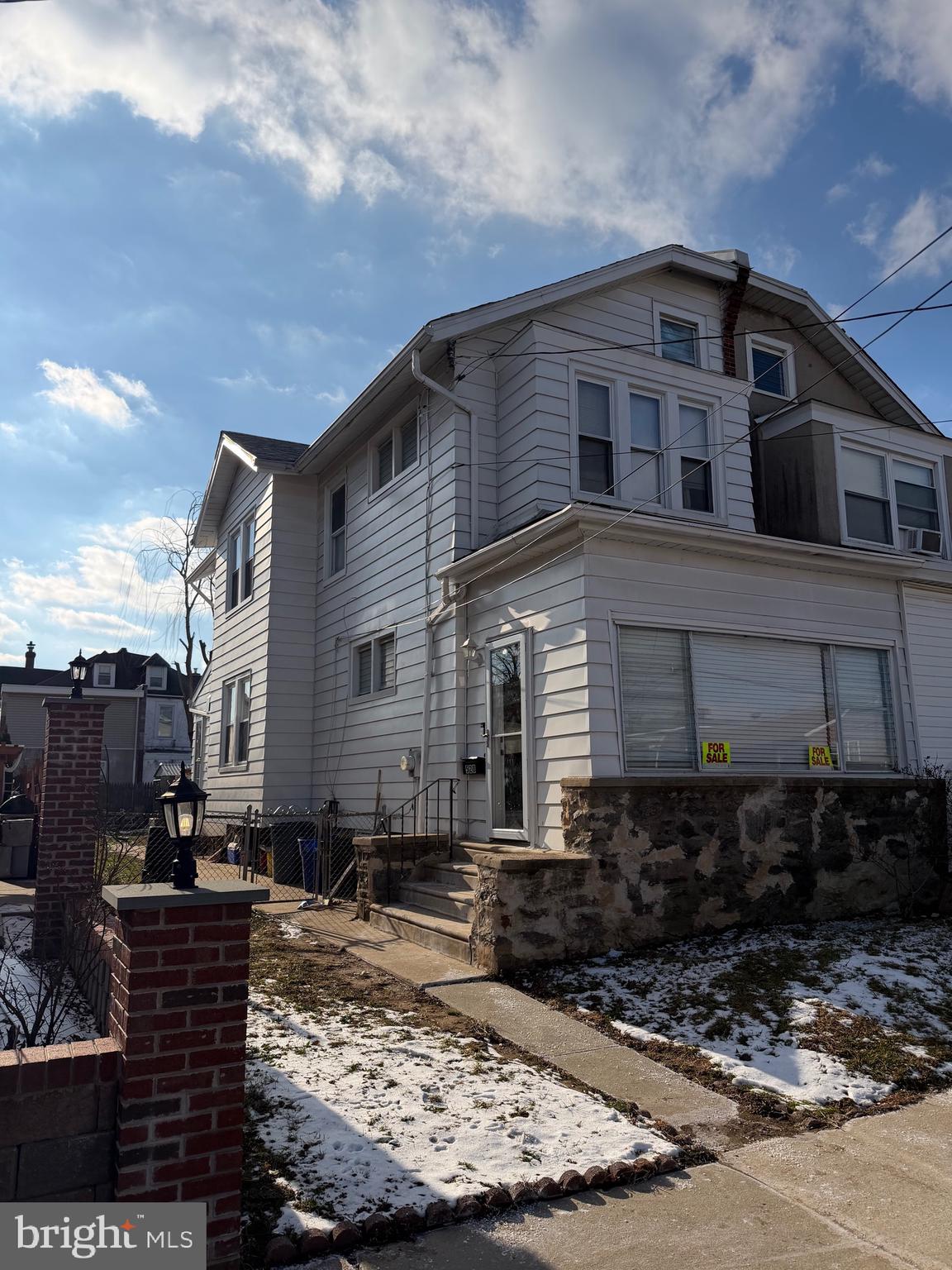 LAWNDALE - Residential