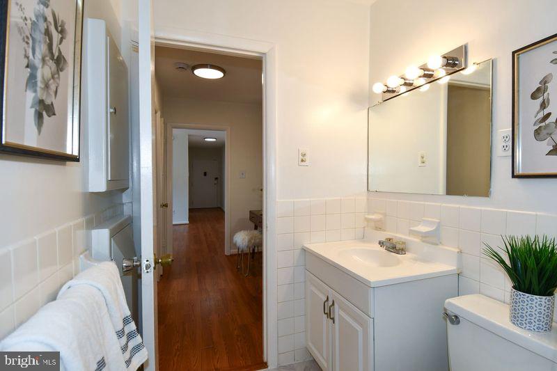 PARKSIDE CONDOMINIUMS - Residential Lease