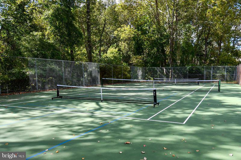 PARKSIDE CONDOMINIUMS - Residential Lease