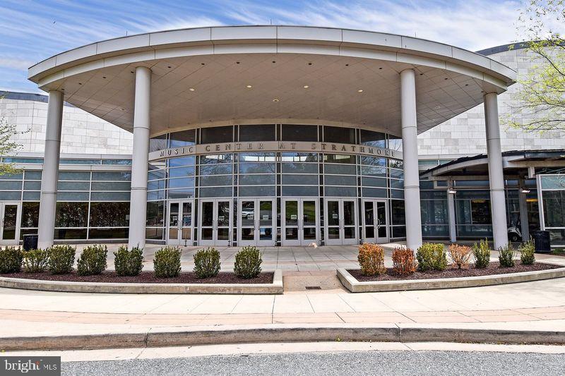 PARKSIDE CONDOMINIUMS - Residential Lease