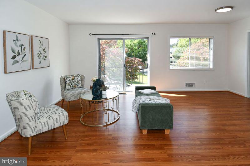 PARKSIDE CONDOMINIUMS - Residential Lease