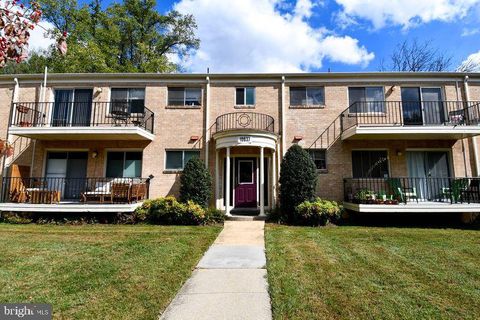 Photo of 10637 Montrose Avenue #204, BETHESDA, MD 20814 (MLS # MDMC2203024)