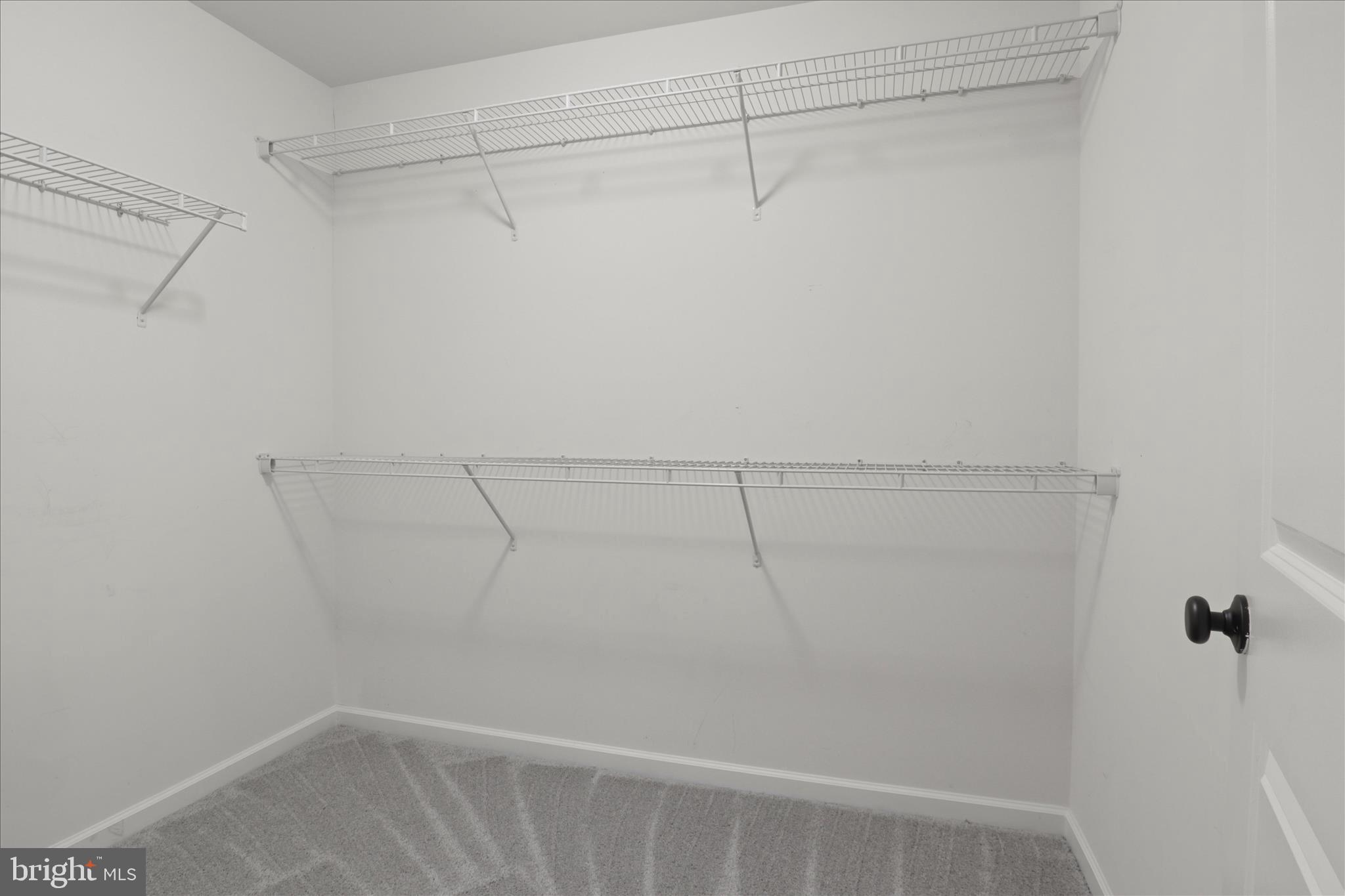 LOUDOUN VALLEY ESTATES 2 - Residential Lease