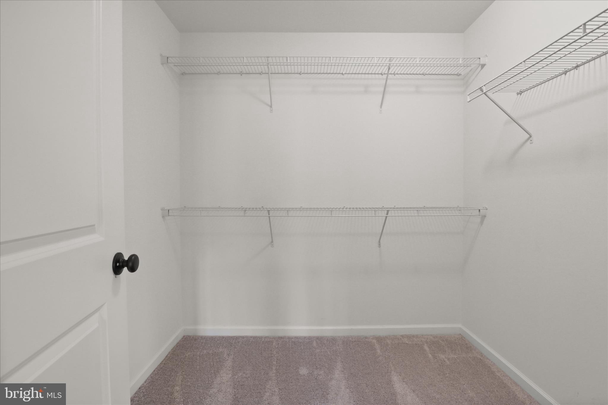 LOUDOUN VALLEY ESTATES 2 - Residential Lease