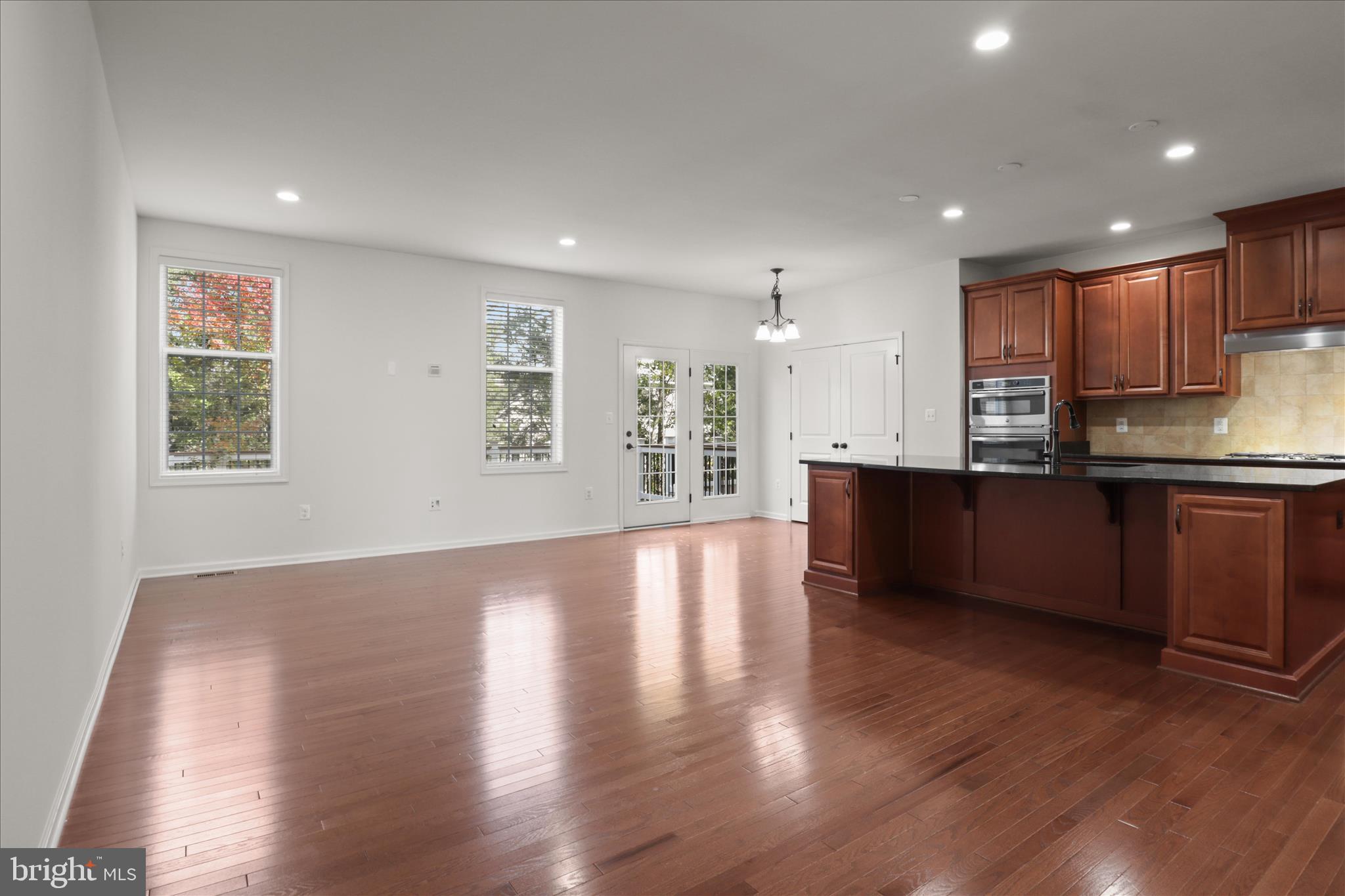 LOUDOUN VALLEY ESTATES 2 - Residential Lease