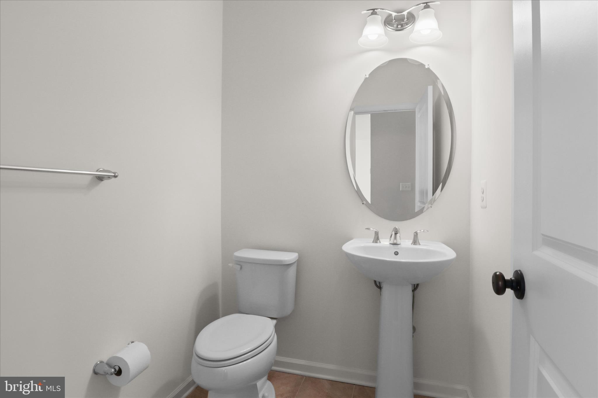 LOUDOUN VALLEY ESTATES 2 - Residential Lease