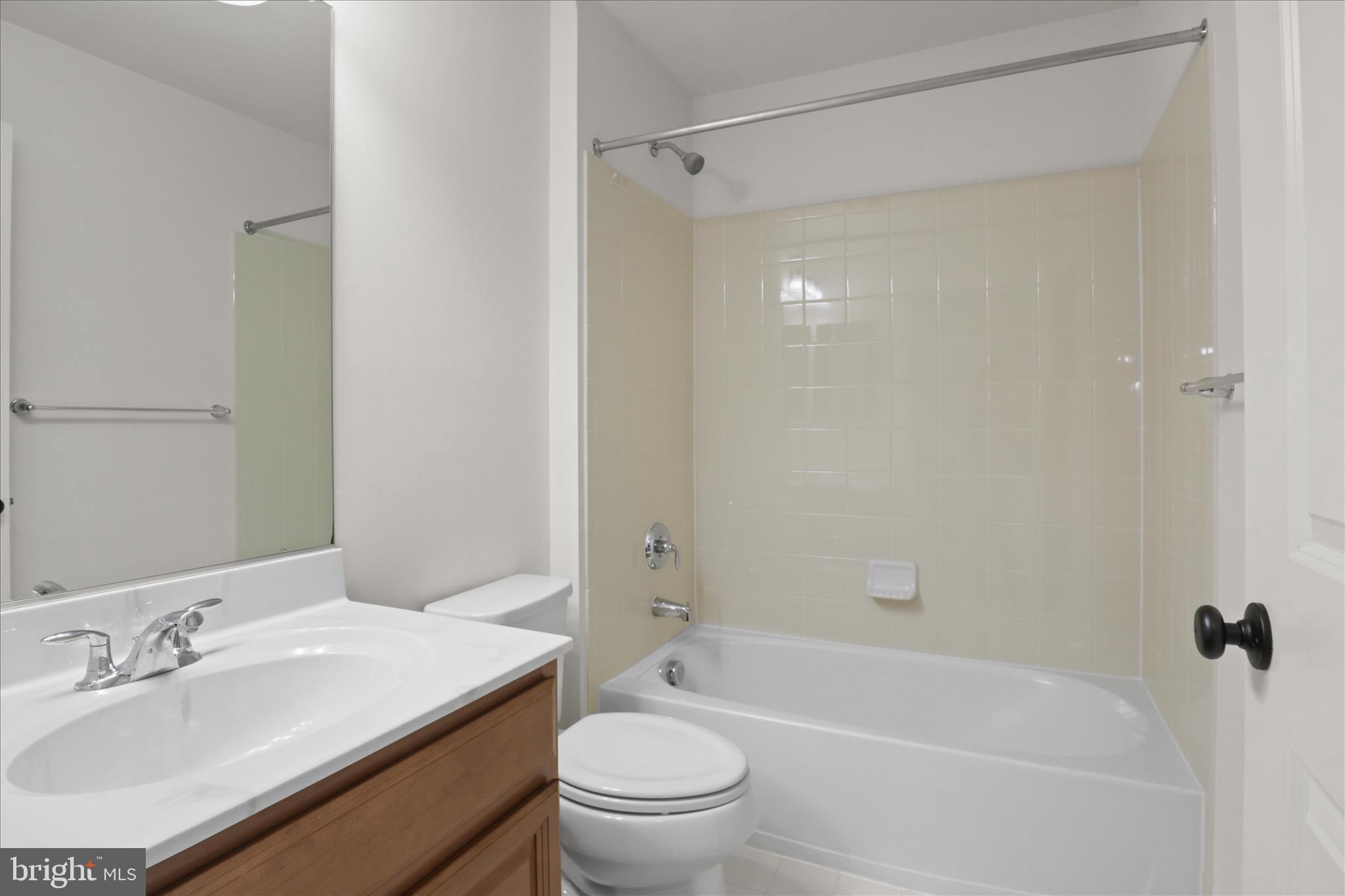 LOUDOUN VALLEY ESTATES 2 - Residential Lease