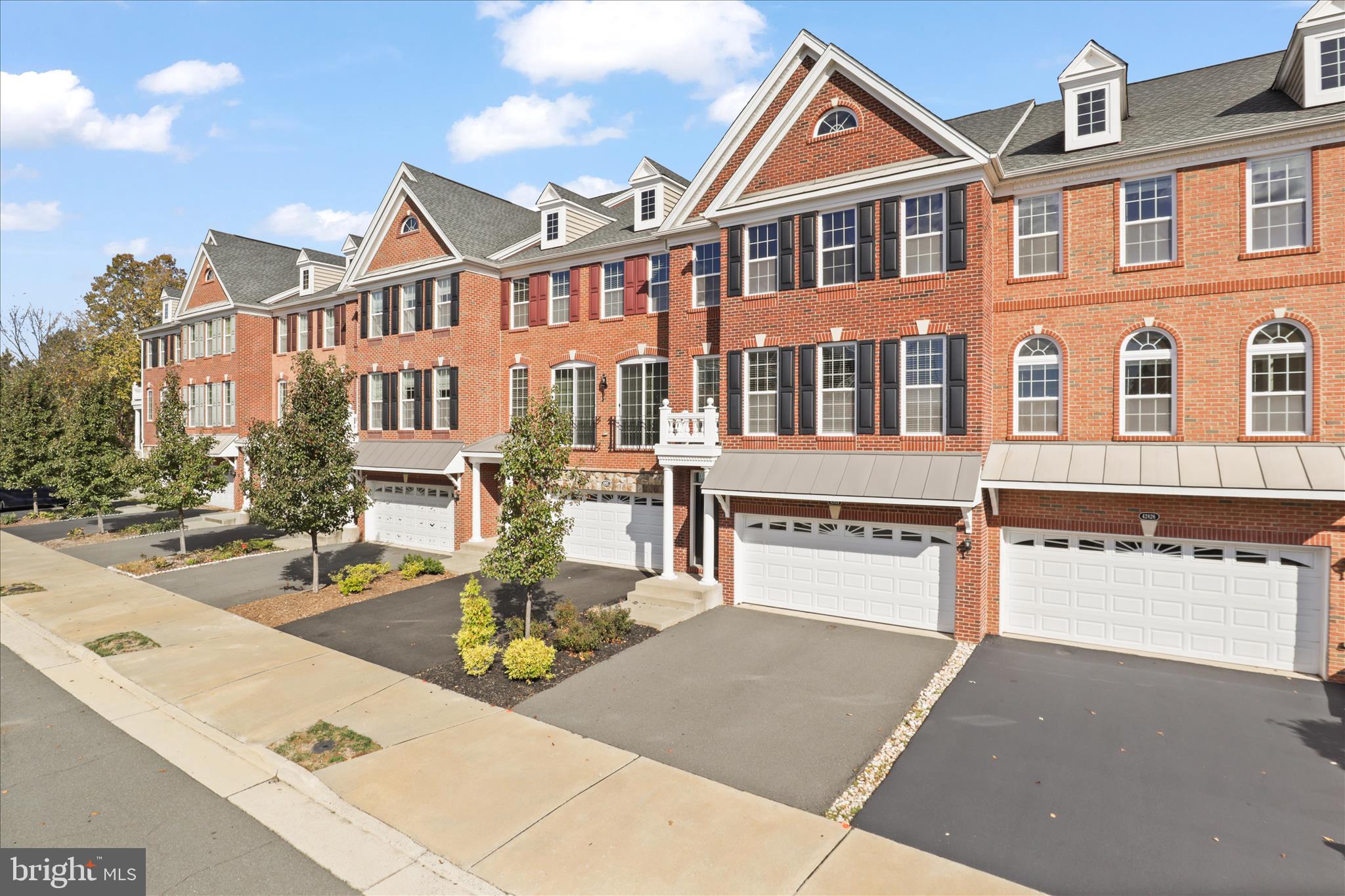 LOUDOUN VALLEY ESTATES 2 - Residential Lease