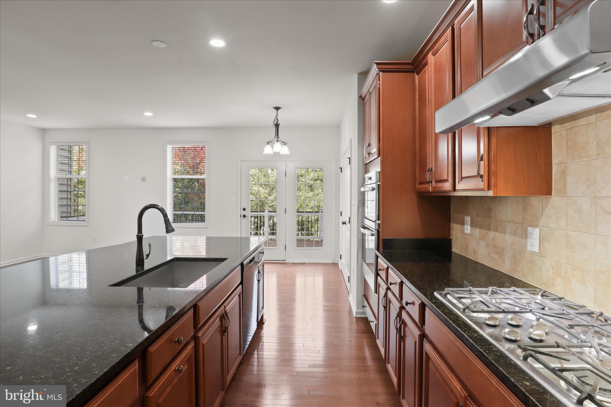 LOUDOUN VALLEY ESTATES 2 - Residential Lease