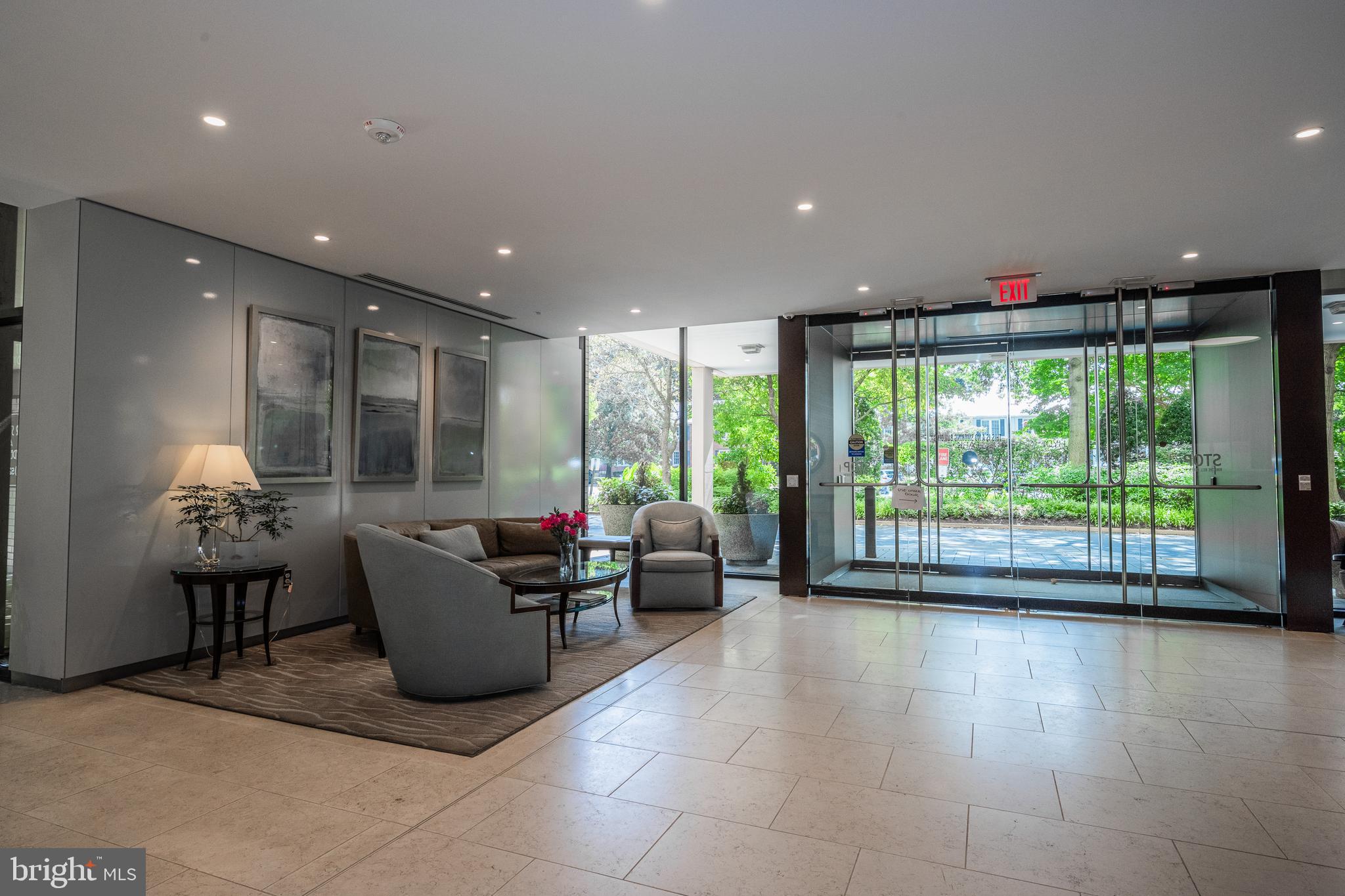 4141 N HENDERSON ROAD 822