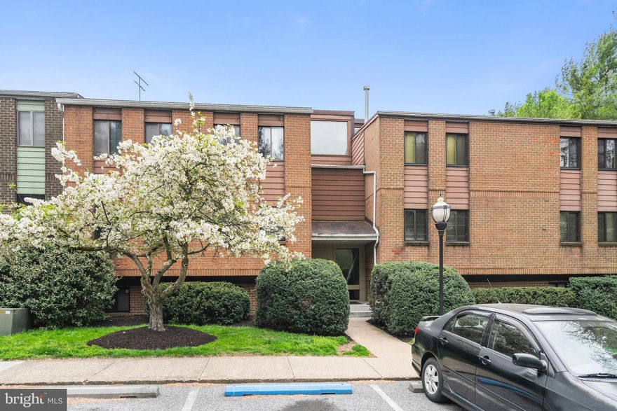 Lovely one bedroom one bathroom condo in Rockland Run. Enjoy the large pool during the hot summer days along with the tennis courts.  The condo fees include exterior maintenance, pool passes, tennis courts, snow removal, gas, water and trash.  Conveniently located  to downtown, the Beltway and 83.
