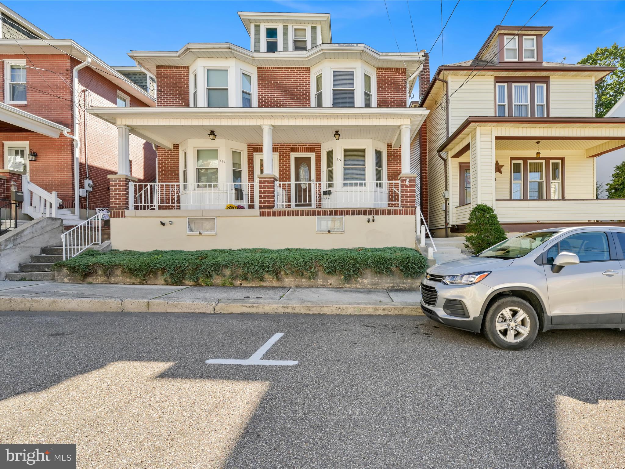 416 E UNION STREET