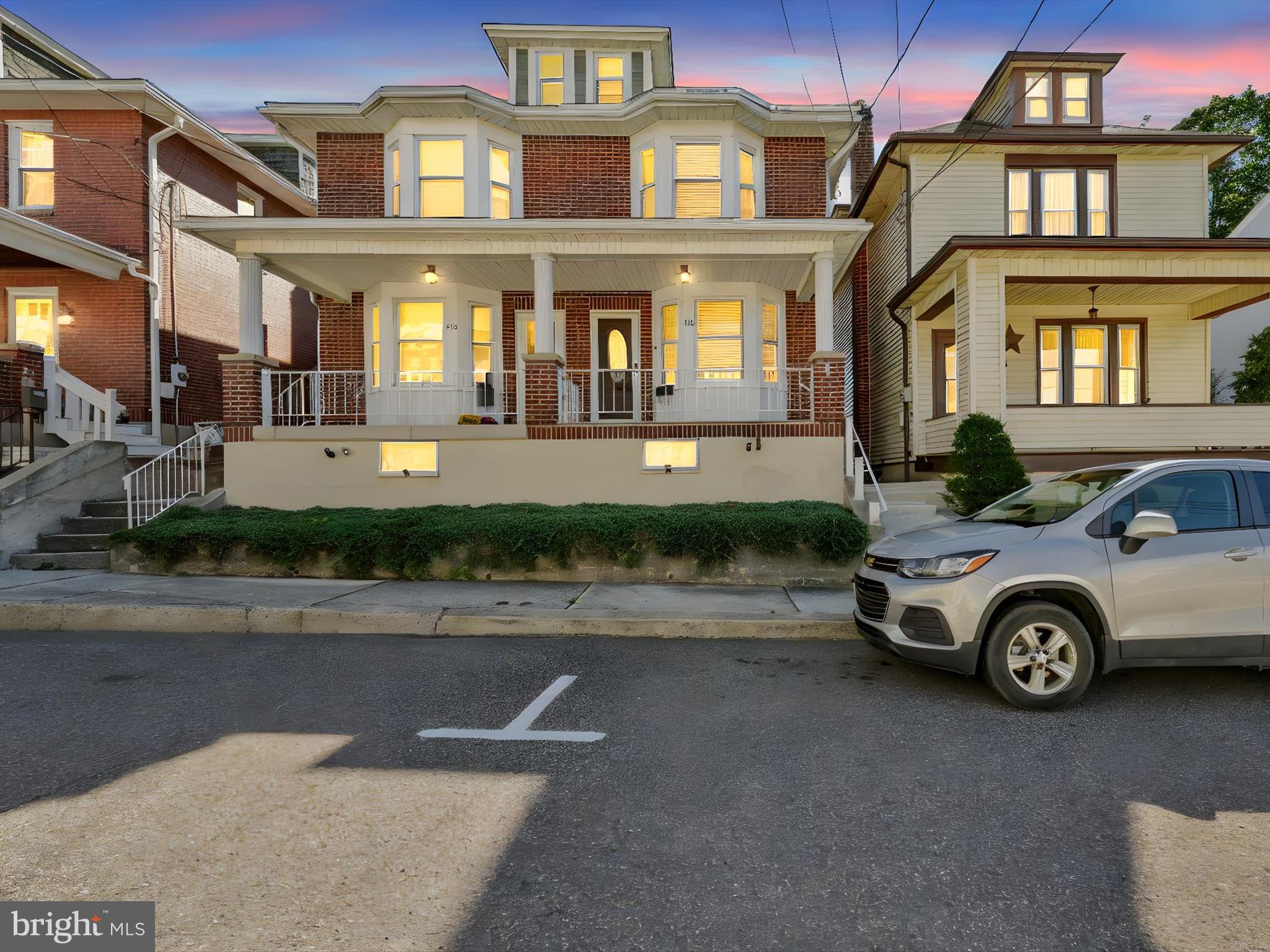 416 E UNION STREET