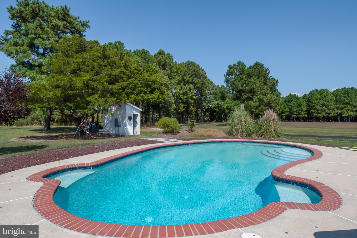 NECK DISTRICT - Residential