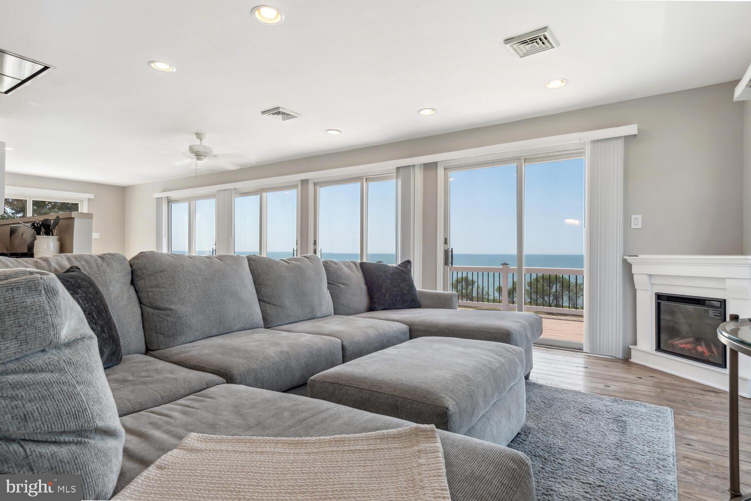 NECK DISTRICT - Residential