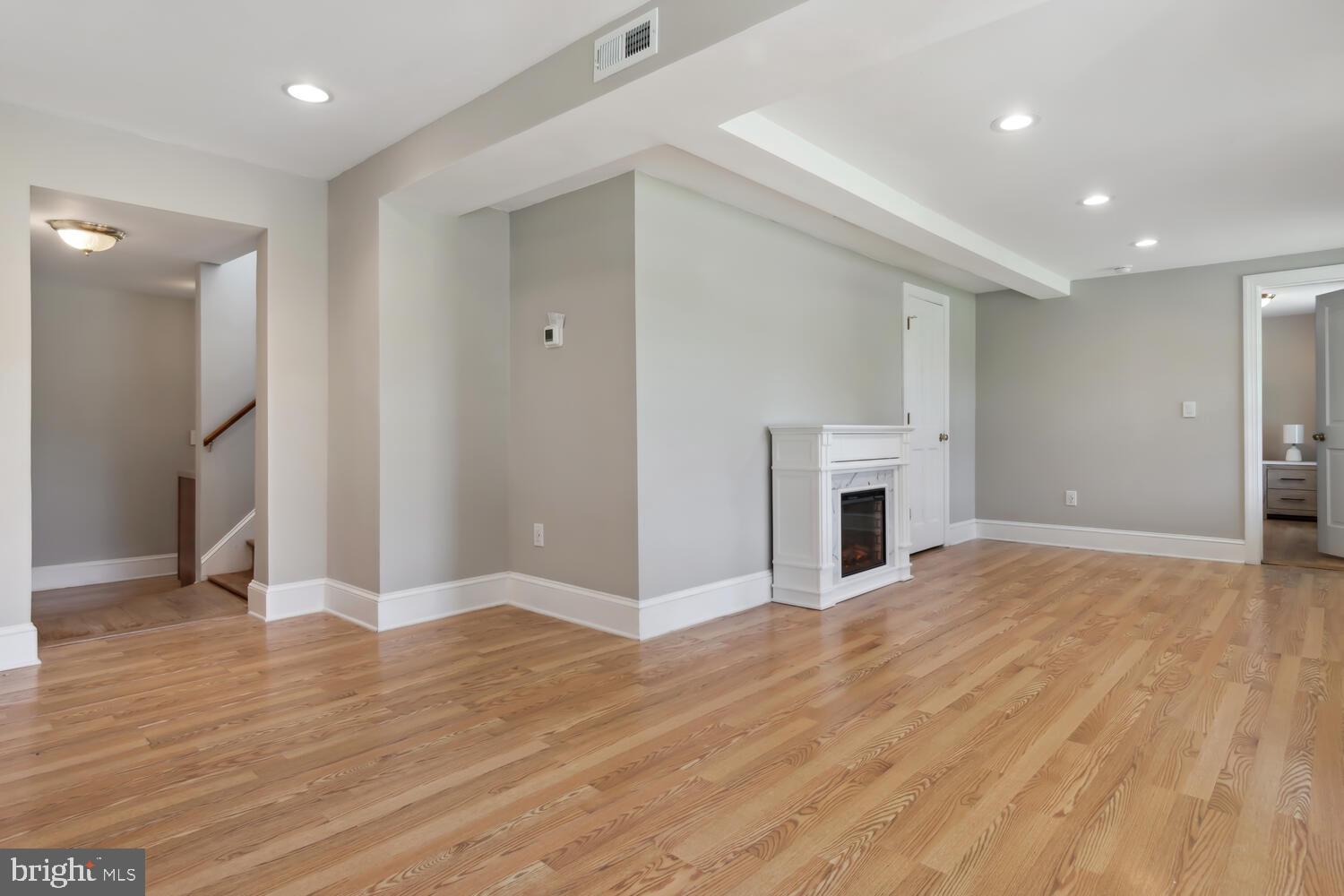 NECK DISTRICT - Residential