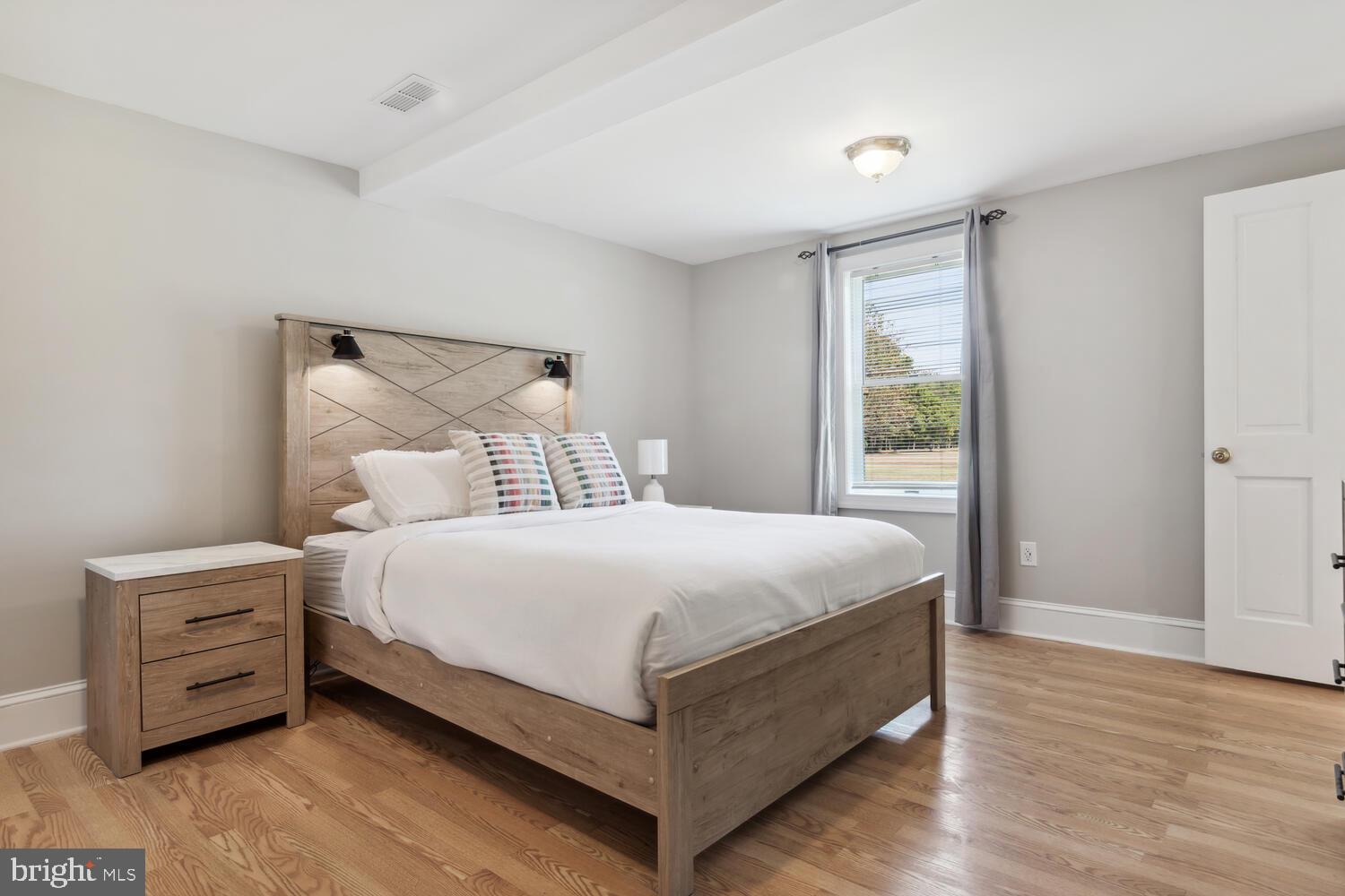 NECK DISTRICT - Residential