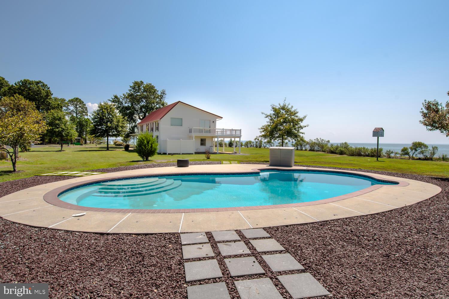 NECK DISTRICT - Residential