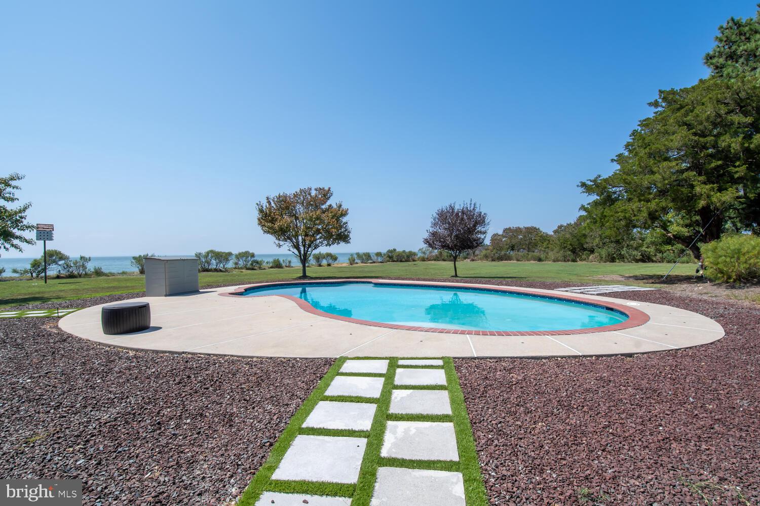 NECK DISTRICT - Residential