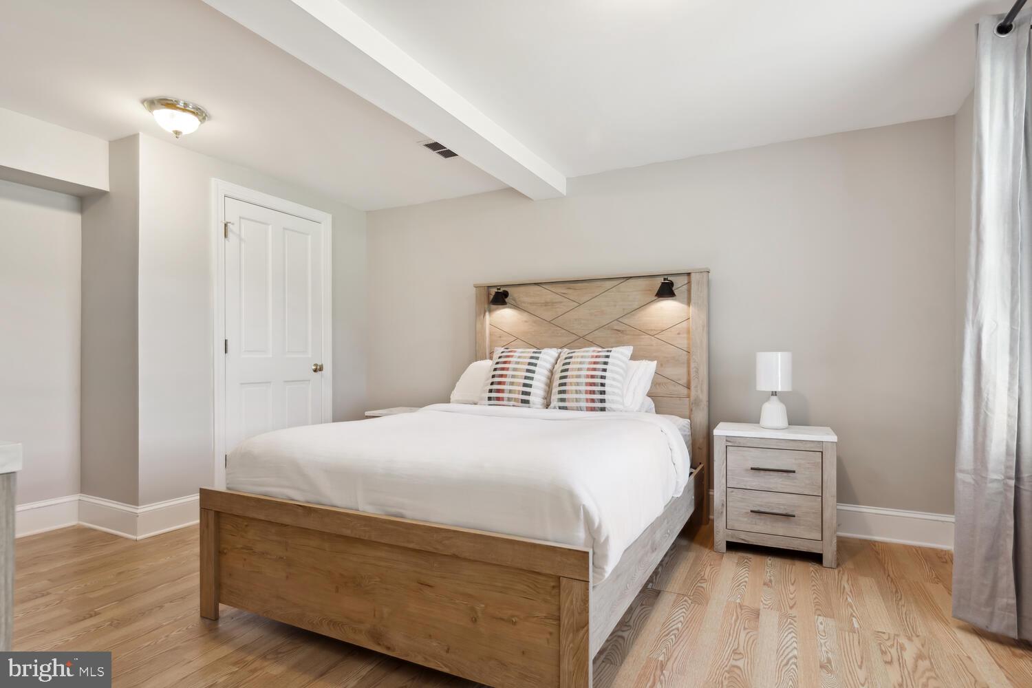 NECK DISTRICT - Residential