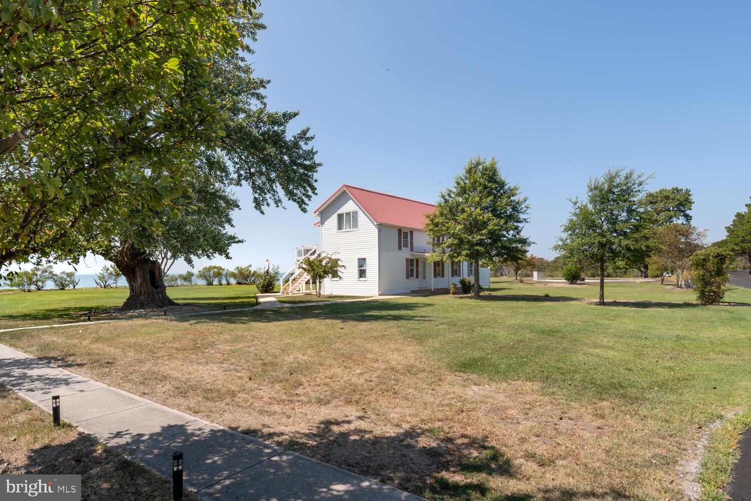 NECK DISTRICT - Residential