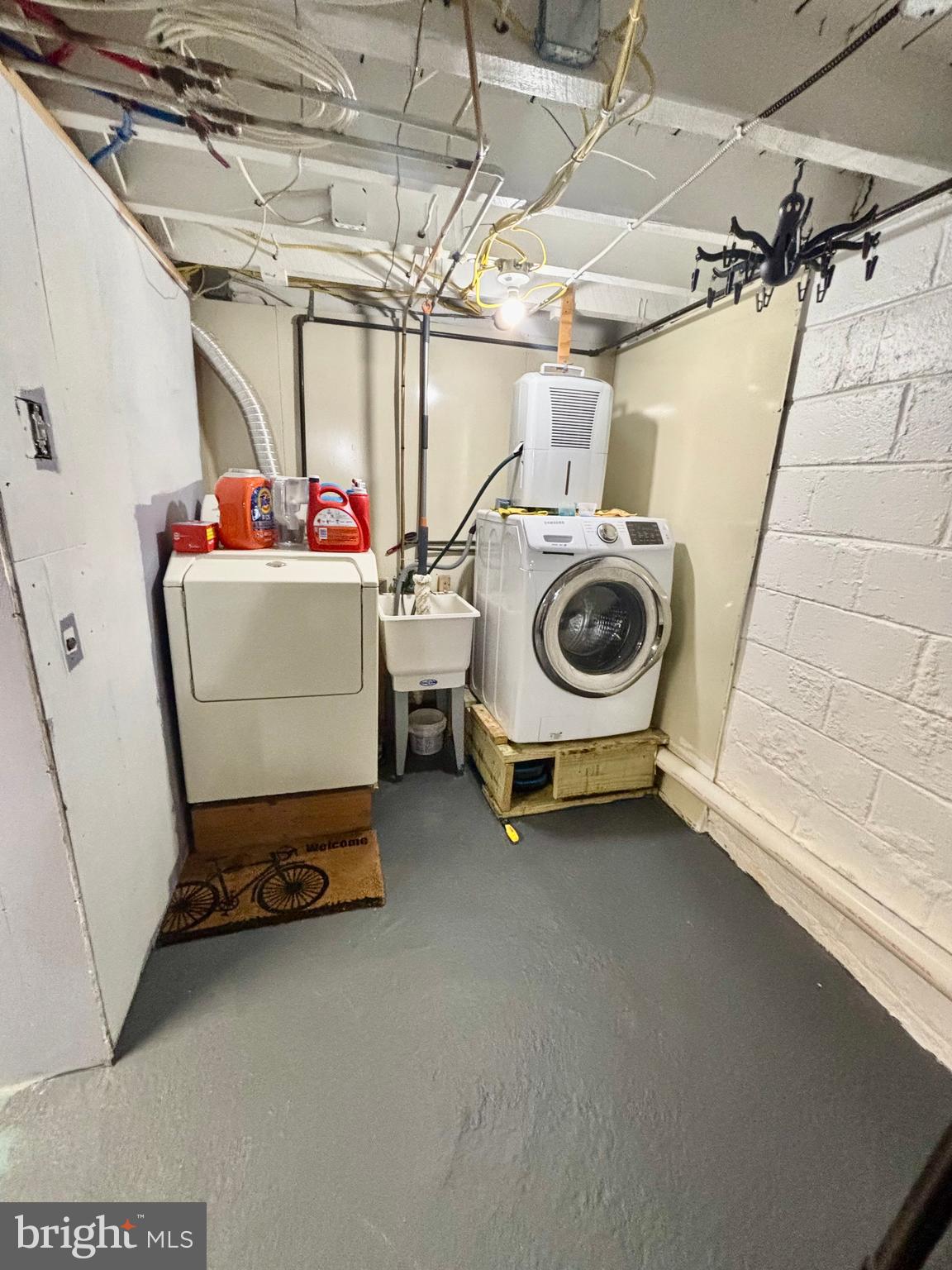 FOX CHASE - Residential