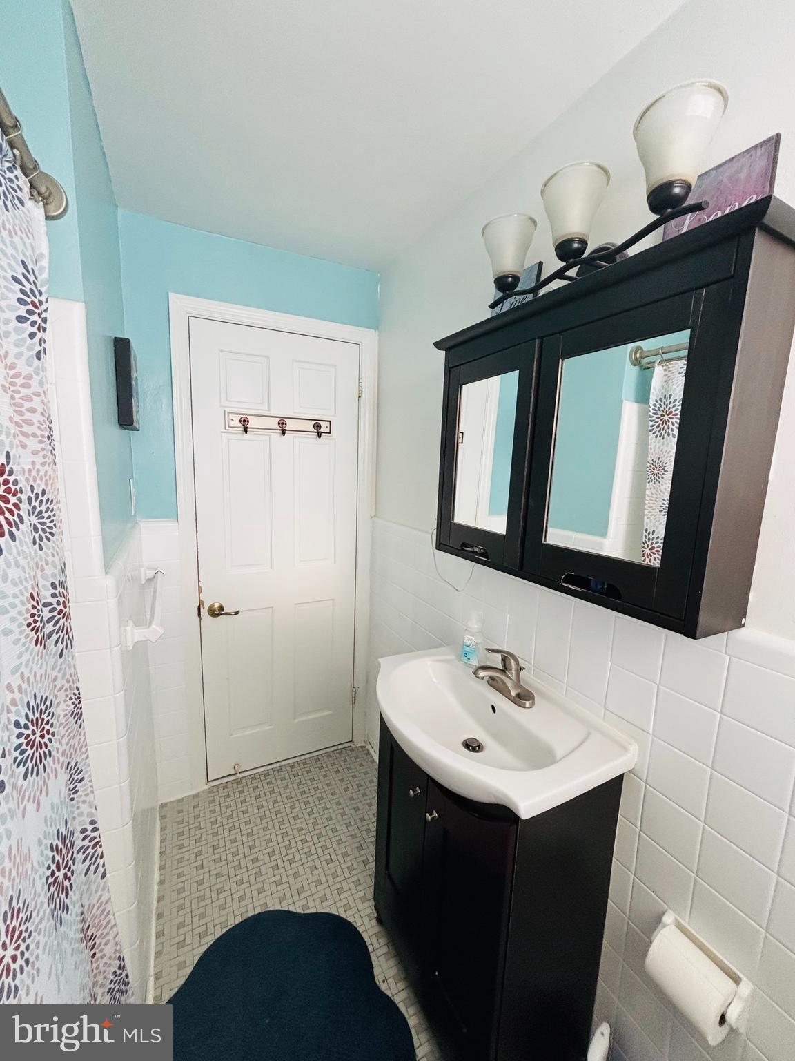 FOX CHASE - Residential