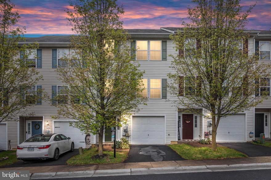 PENDING RELEASE - TO NO FAULT OF SELLER!! Welcome home to this spacious and bright townhome that’s located in a great location and easily accessible to major highways. This home offers a spacious living room with an eat in kitchen and dining area. The basement has a rough in ready for your bathroom design! The seller just replaced the carpet throughout and it’s ready for it’s new owners! This home has been well cared for and some updates to note are: New Carpet 2022 I Hot Water Heater 2021 I New Deck 2020 I New Dishwasher 2021 I New Washing Machine 2021 I New Garbage Disposal 2021 
Schedule your showing today! This home is priced to sell!