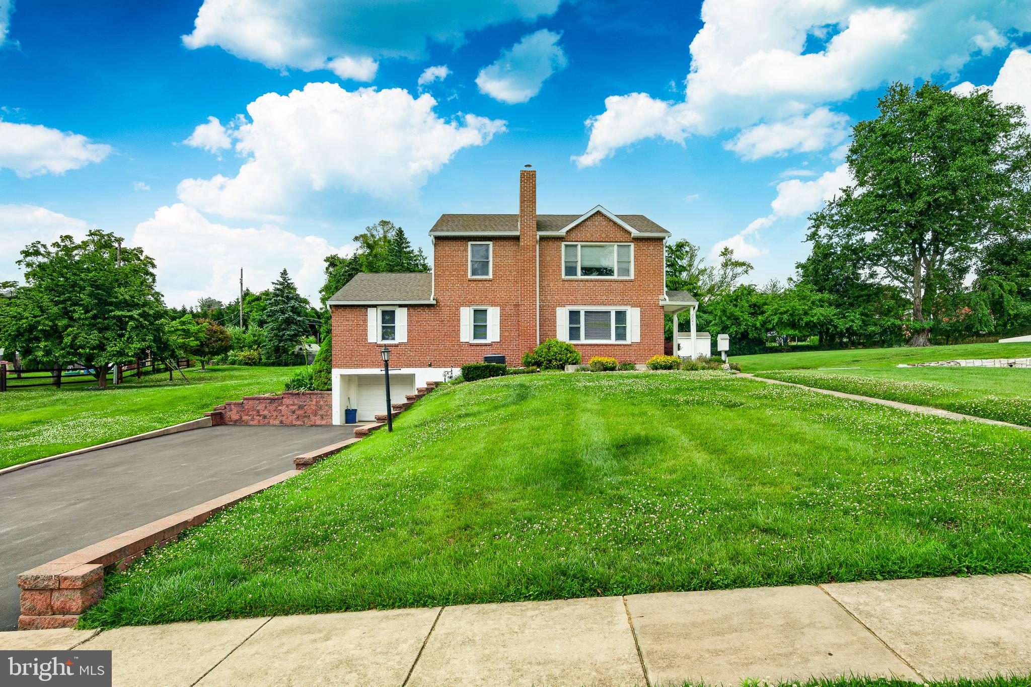 2741 HILLVIEW ROAD