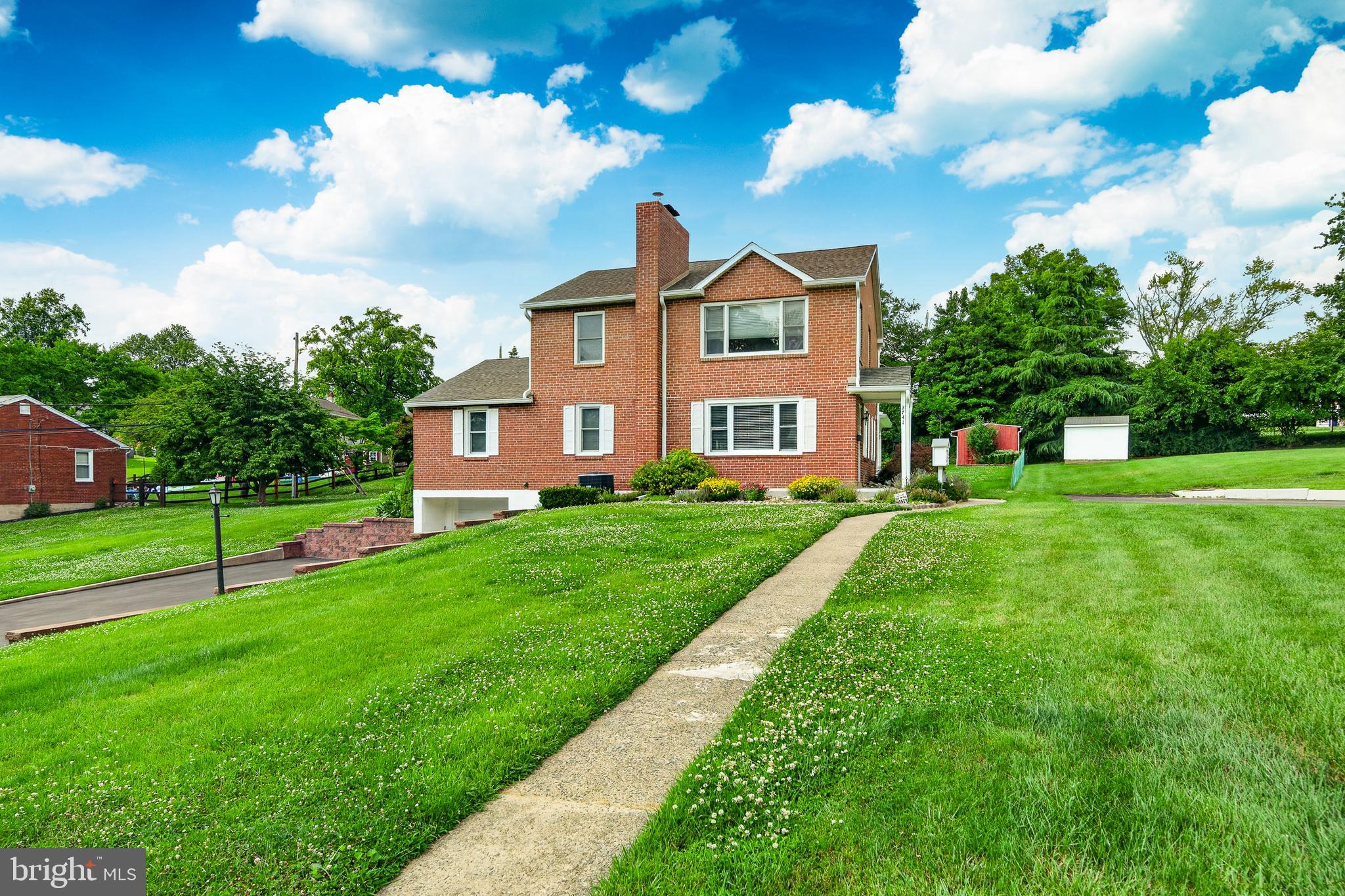 2741 HILLVIEW ROAD